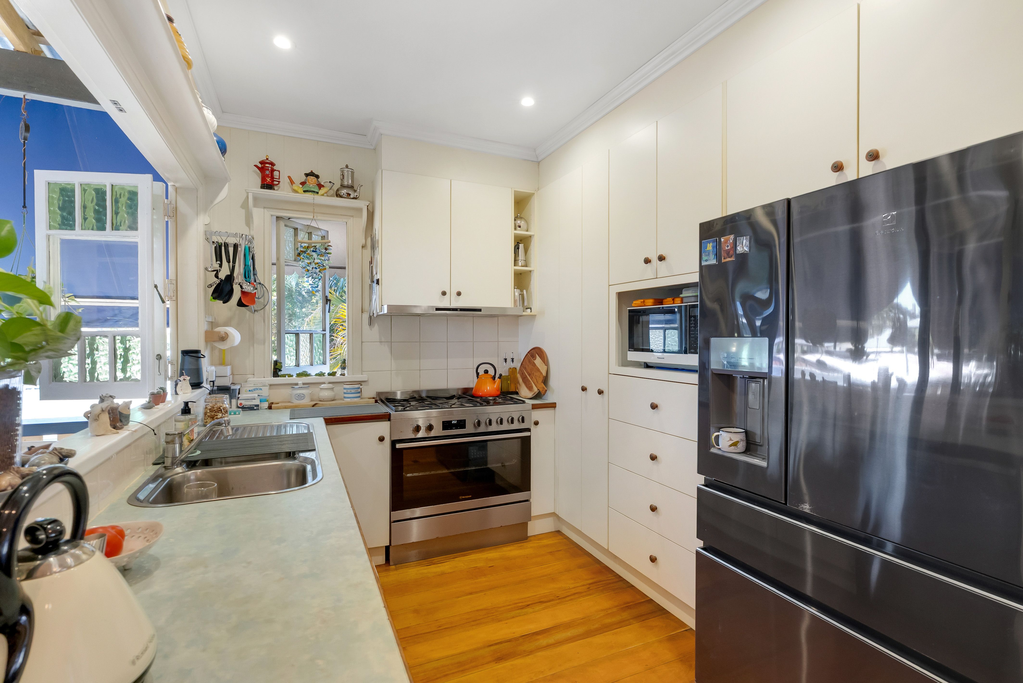254 Draper Street — photo 10 of 27