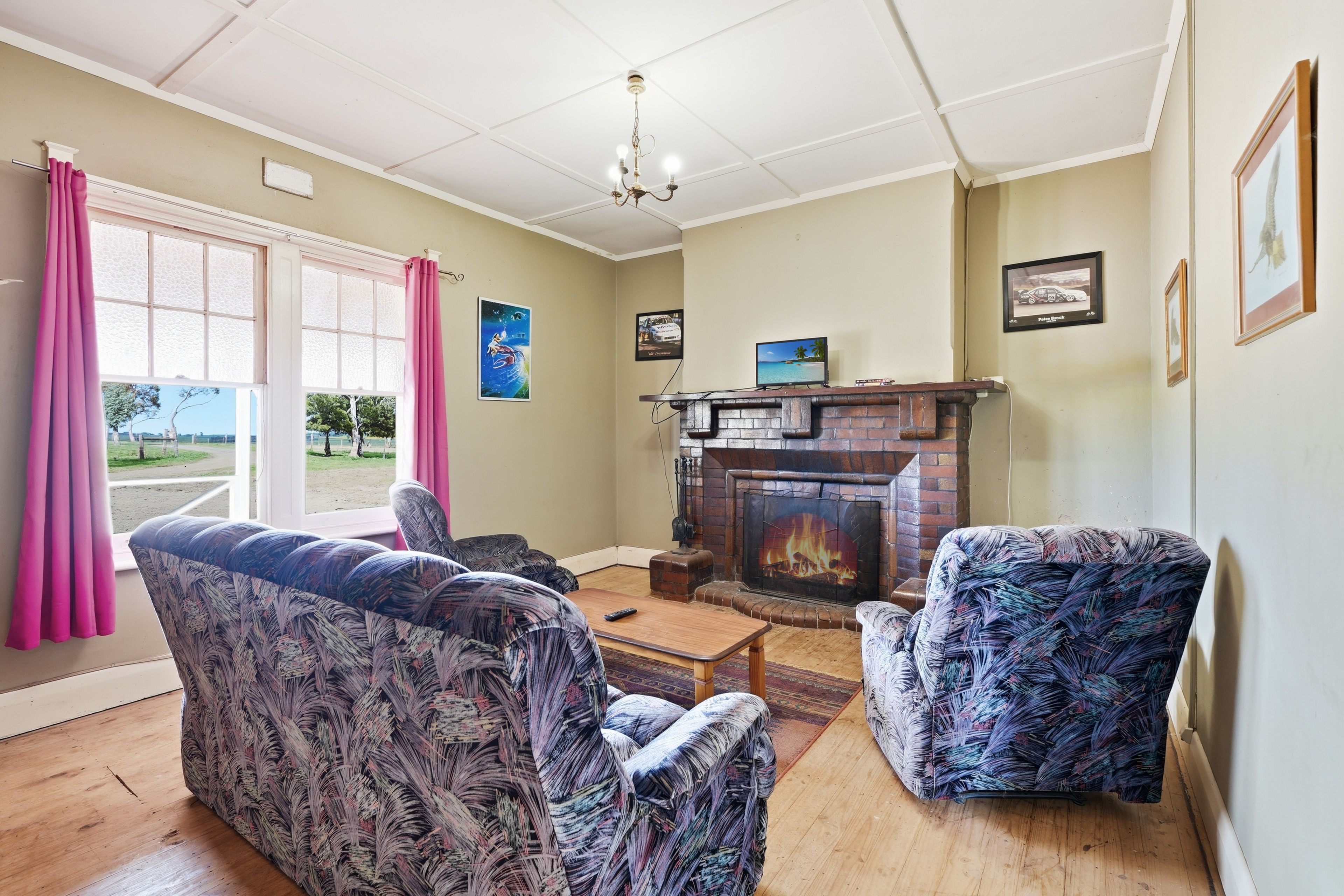 155 Molineux Road. — photo 8 of 30