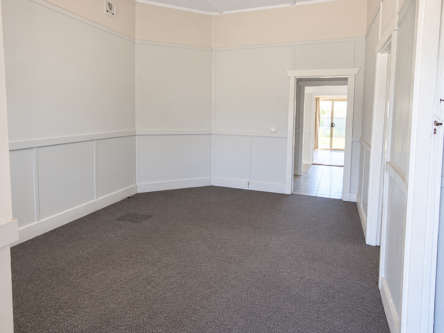 12 Albert Street — photo 3 of 7