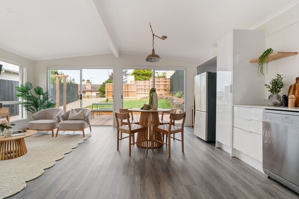 6 Fifth Avenue, Rosebud, VIC 3939