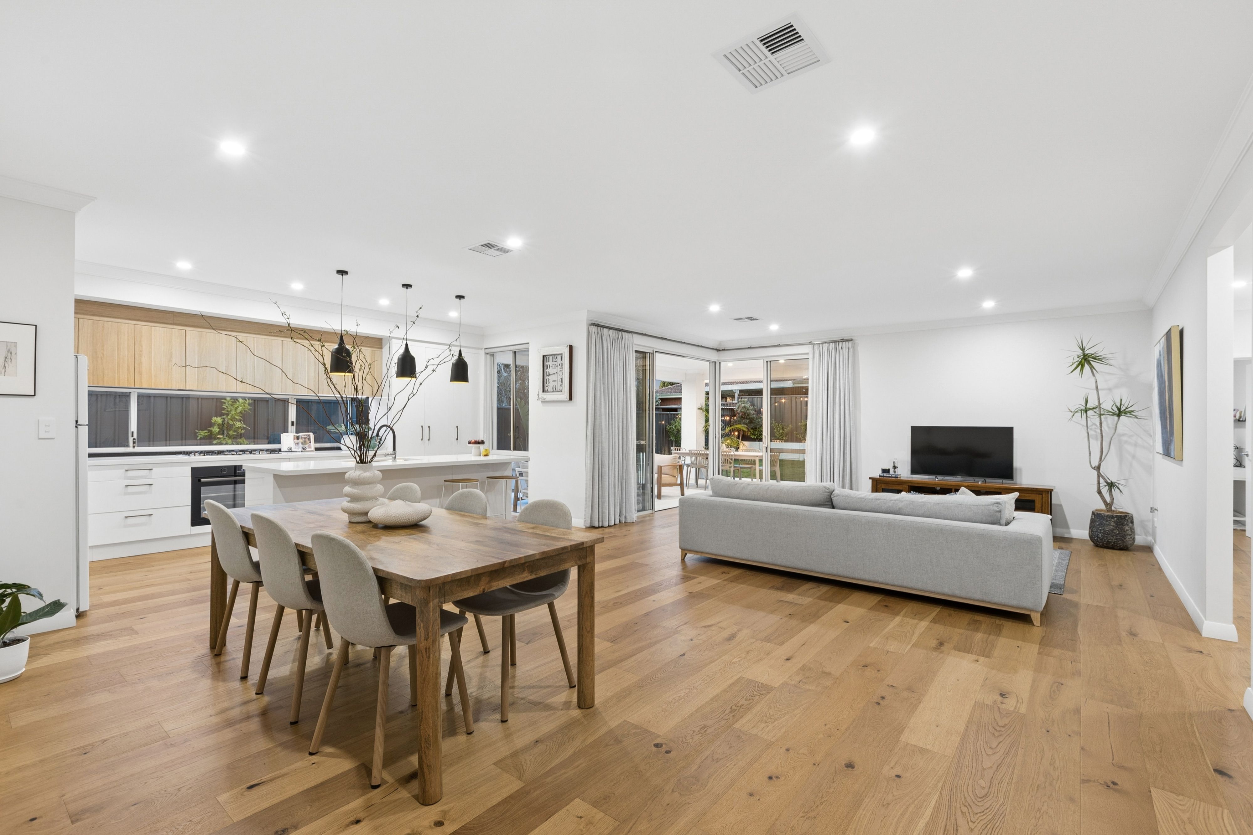 52 Kenny Drive — photo 8 of 30