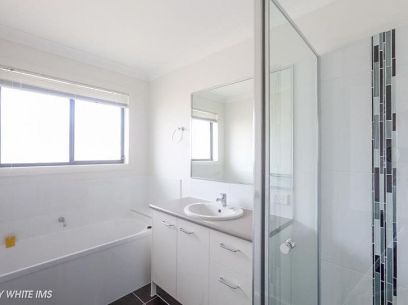 61 Milbrook Crescent, Pimpama, QLD 4209