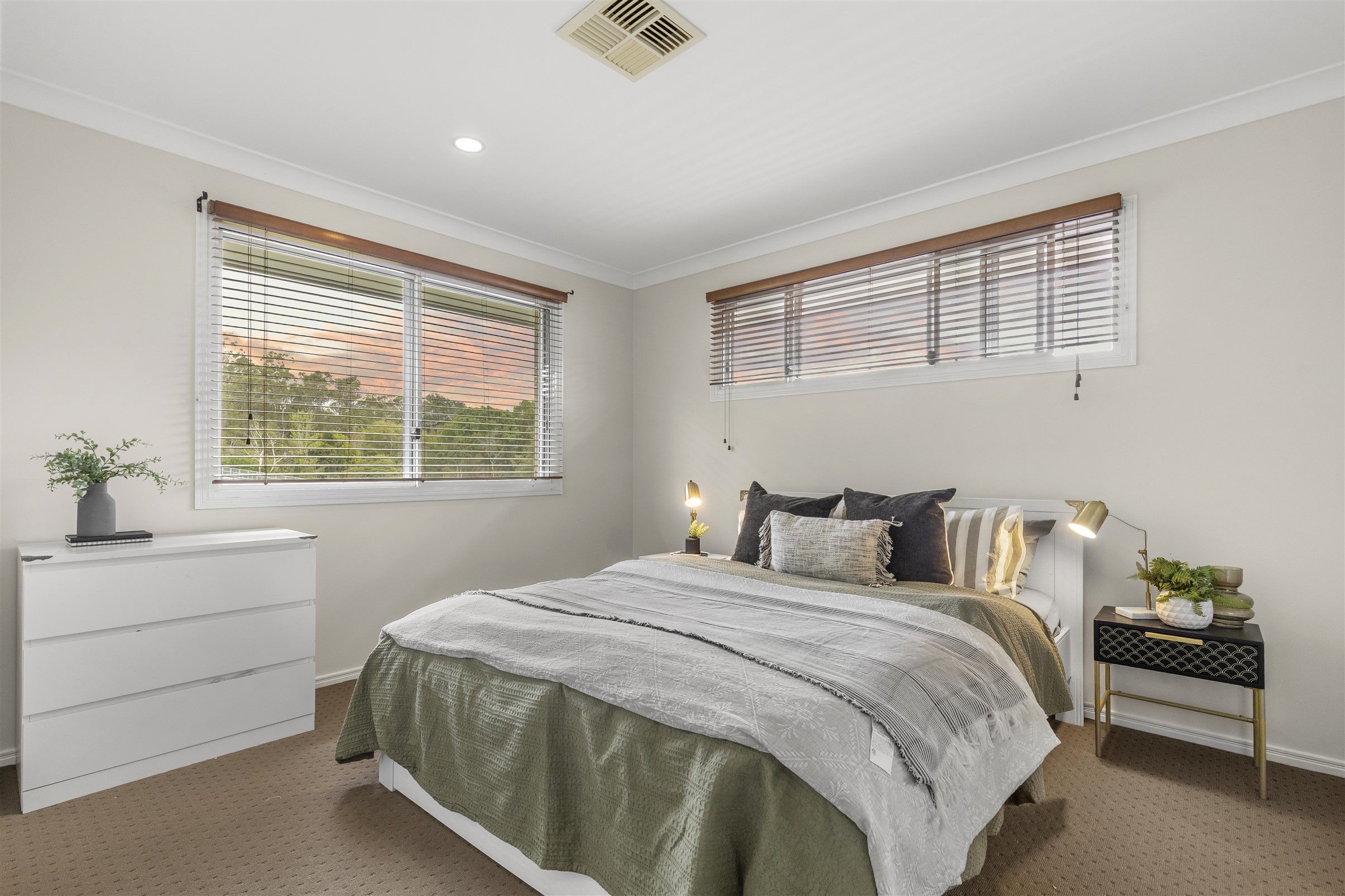 2 Lyrebird Crescent — photo 10 of 20
