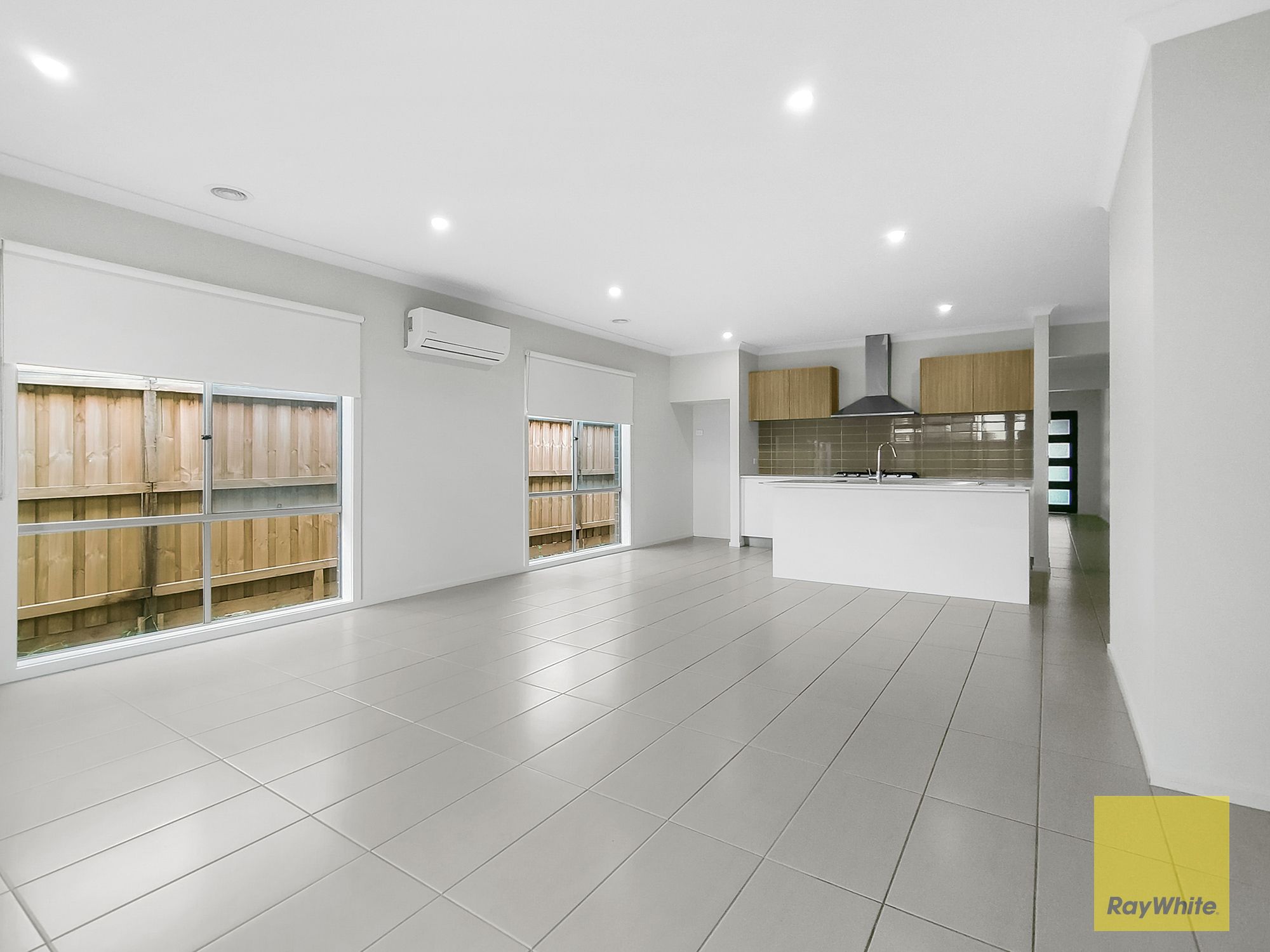 32 Rosette Crescent — photo 11 of 25