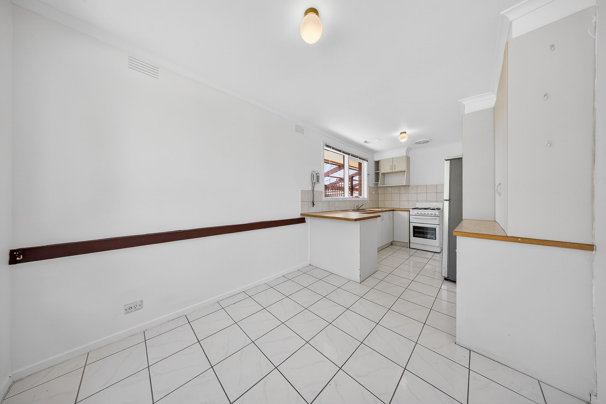 10 Ainsleigh Court — photo 10 of 27