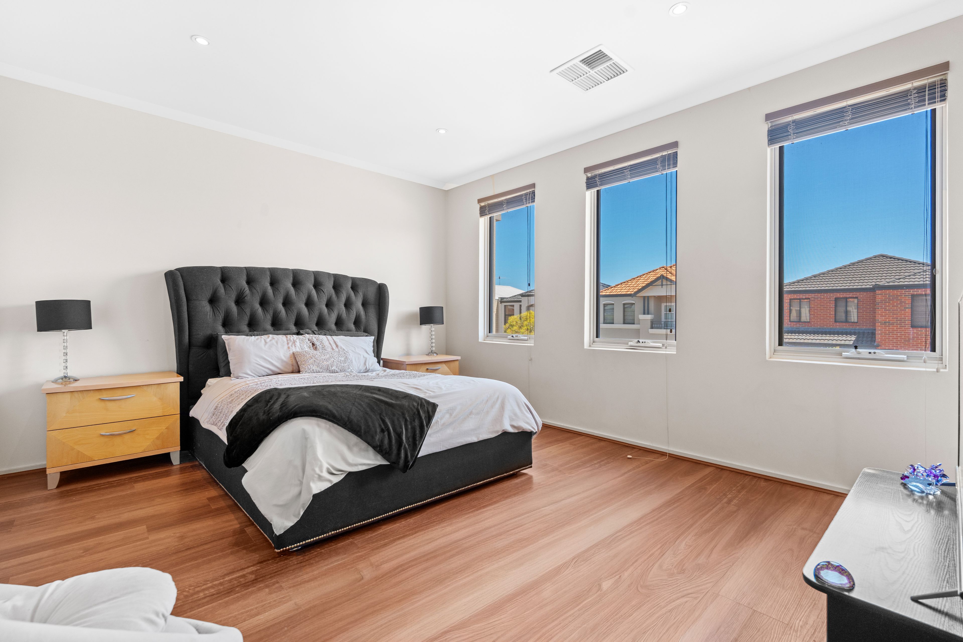 17 Pimlico Place — photo 13 of 24