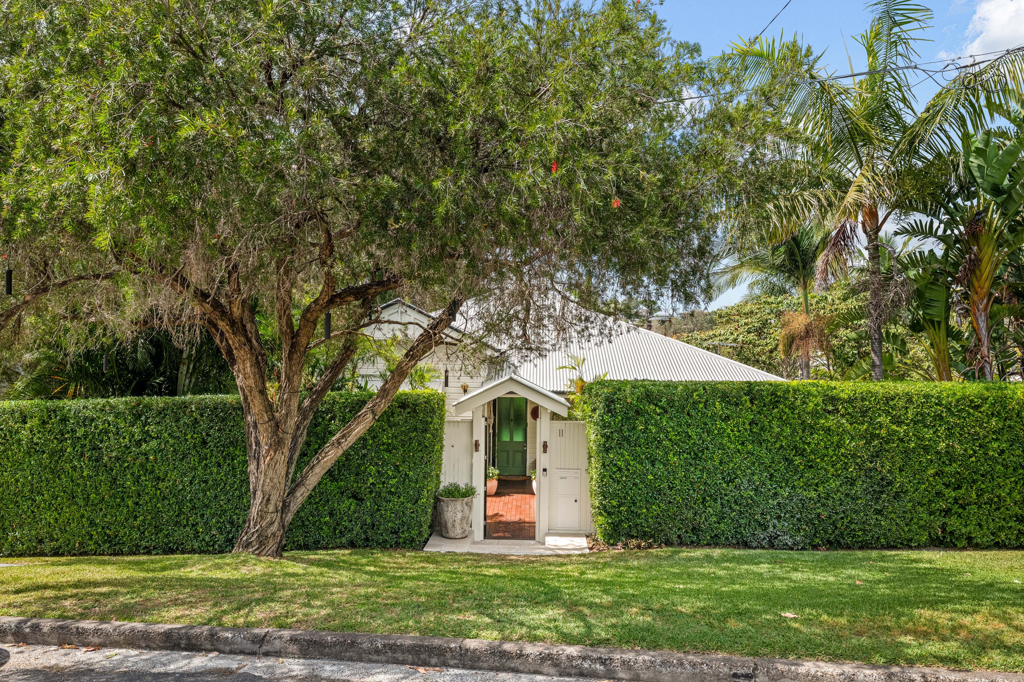11 Hawthorn Terrace, Red Hill, QLD 4059