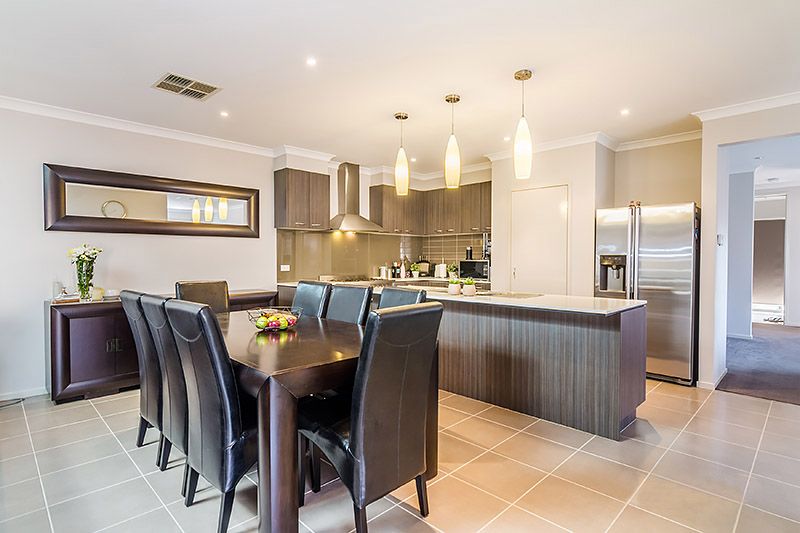 5 Gladiolus Circuit, Cranbourne North, VIC 3977