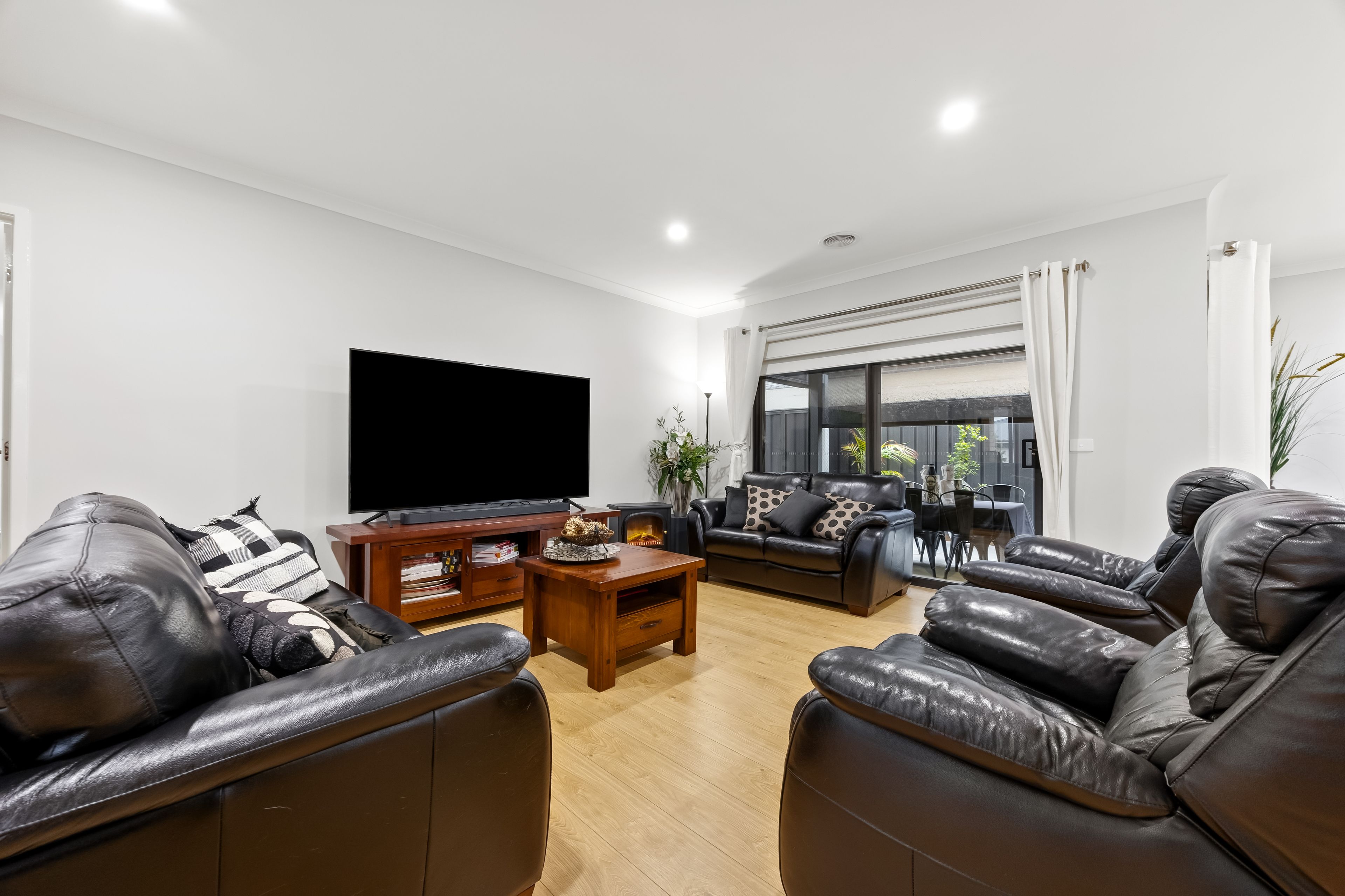 7 Evans Park Drive — photo 3 of 22