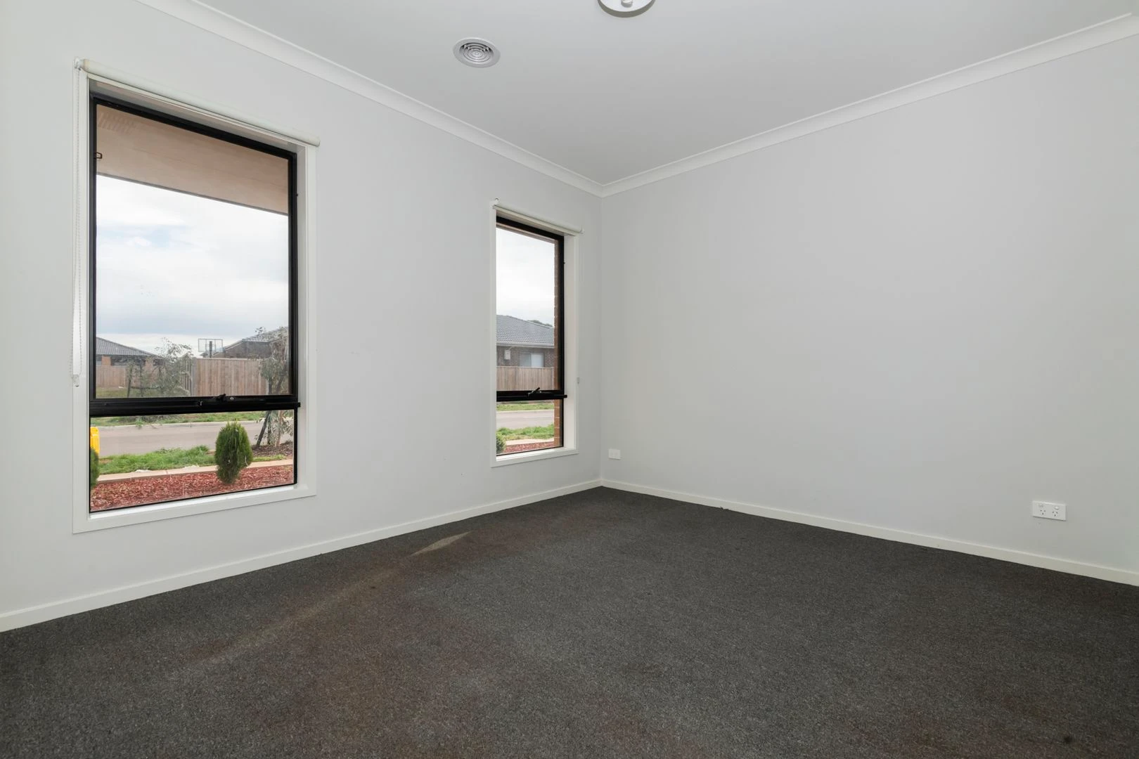 14 Ness Street, THORNHILL PARK, VIC 3335