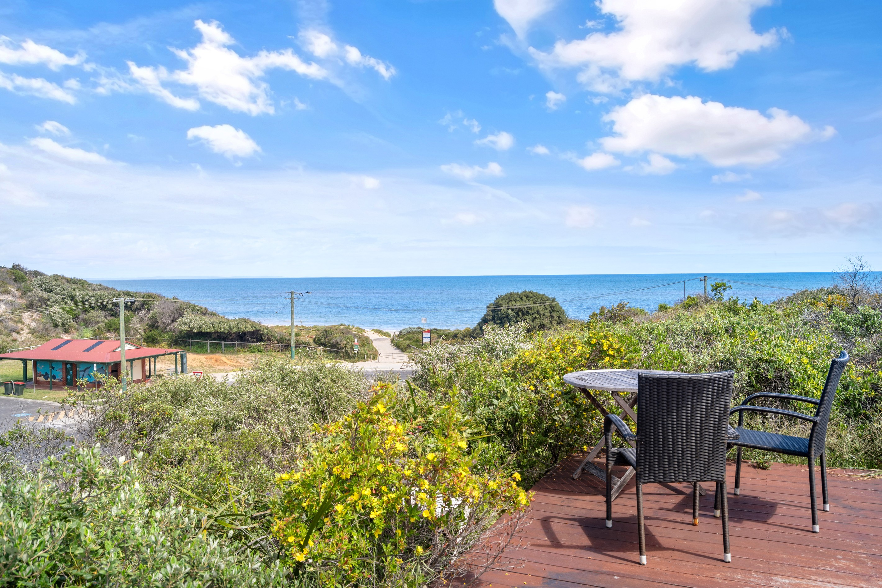 2 McCourt Place, Peppermint Grove Beach, WA 6271