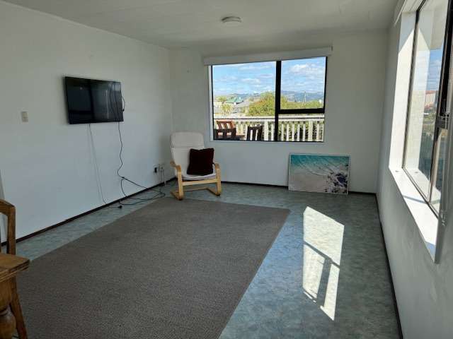 492 Papamoa Beach Road photo 3