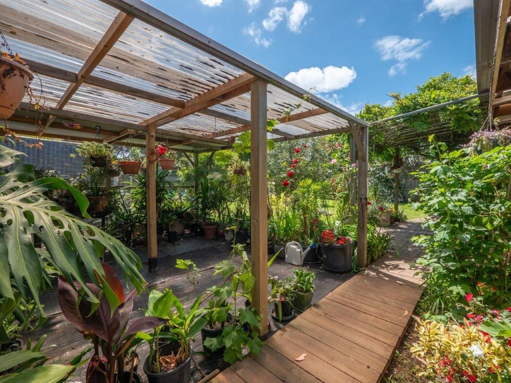 28 Hill Street — photo 3 of 17