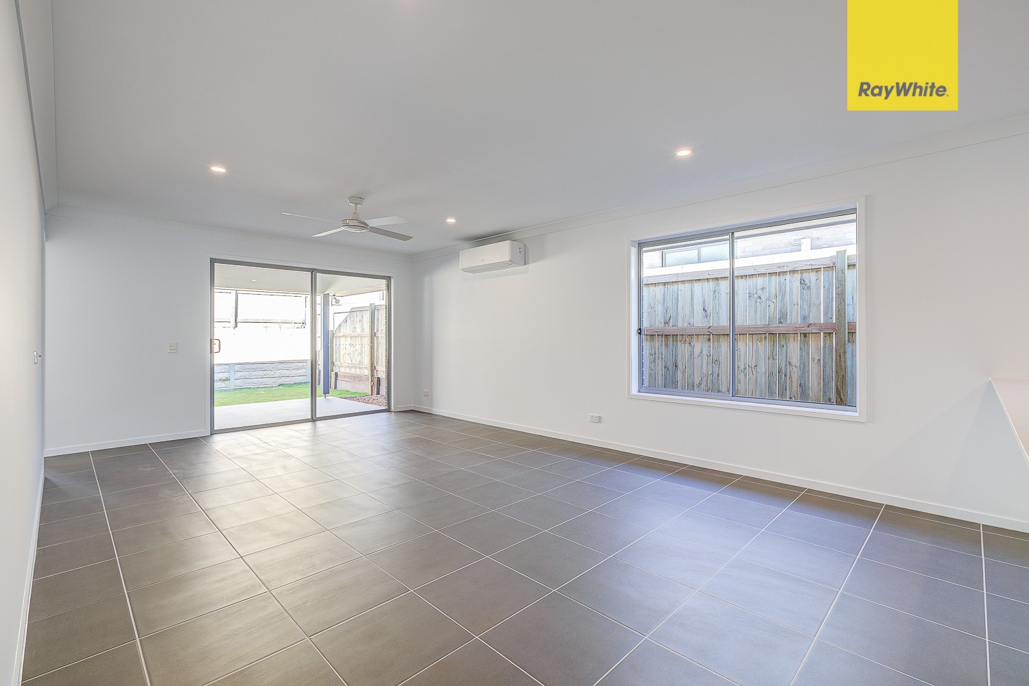 52 East Beaumont Street, Park Ridge, QLD 4125