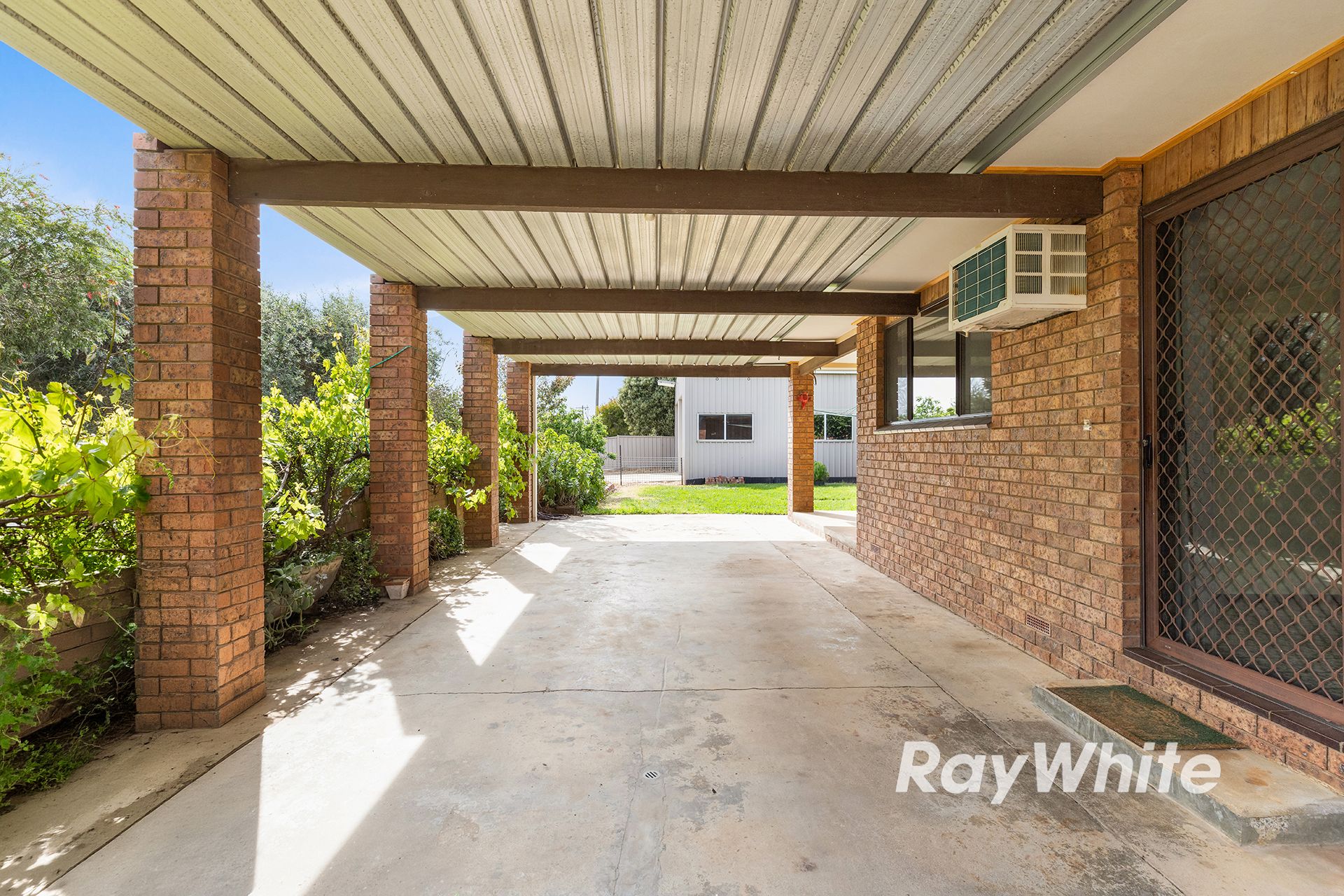 29 Lockington Road — photo 3 of 24