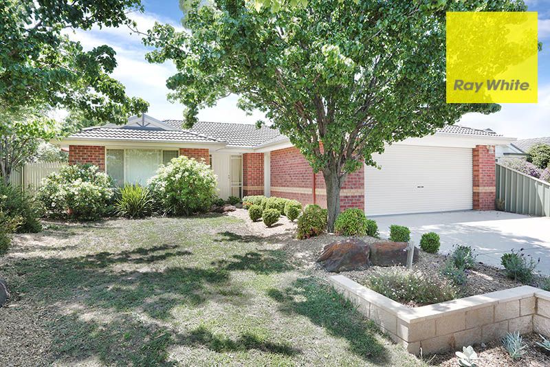 6 Dalkeith Drive, Point Cook VIC 3030