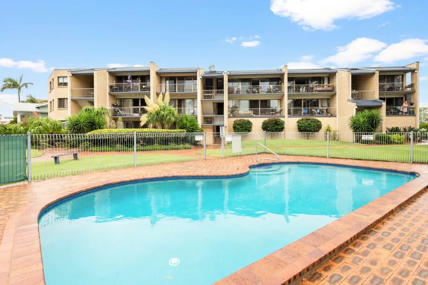 2/77 Bradman Avenue, Maroochydore, QLD 4558