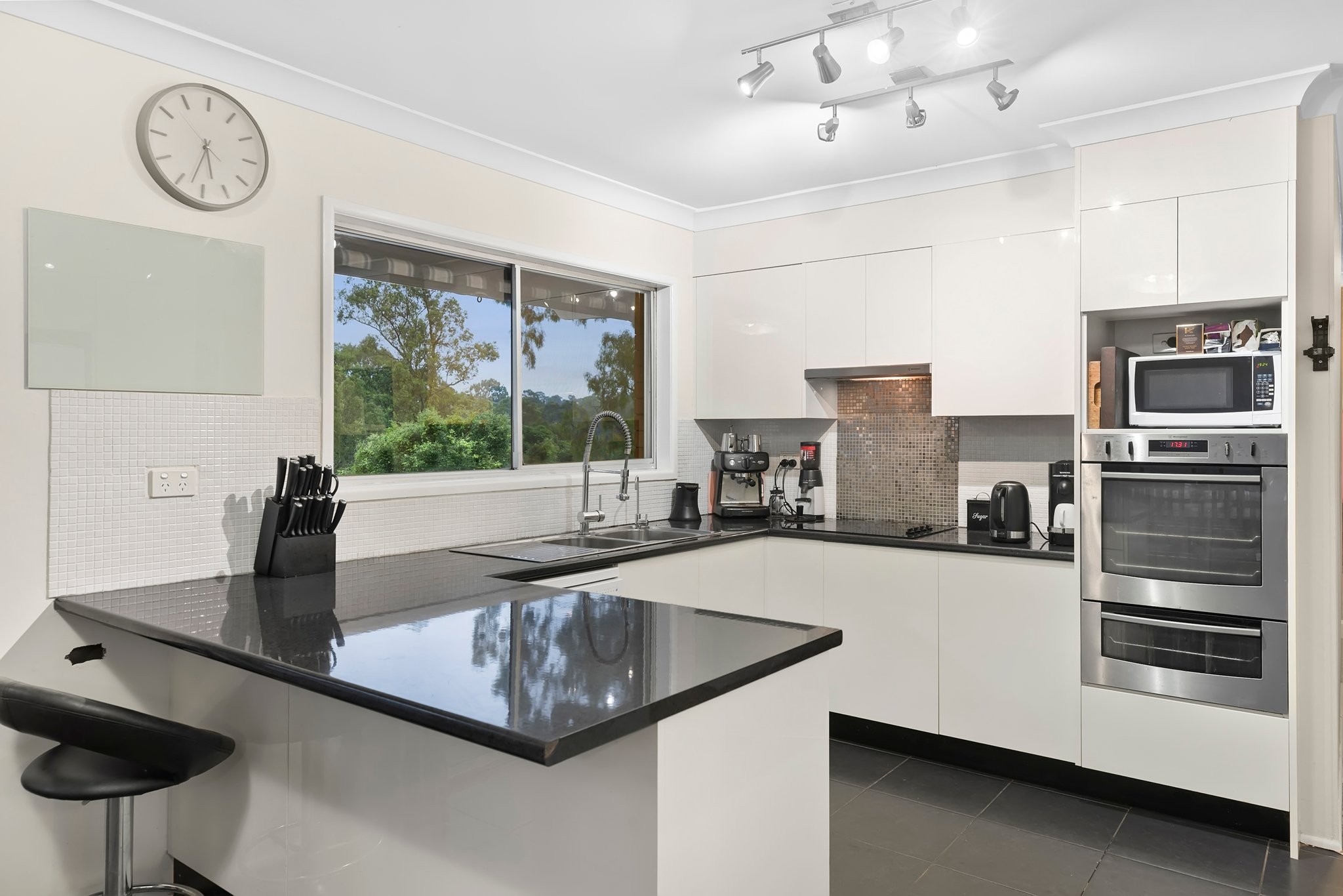 69 View Crescent, Arana Hills, QLD 4054