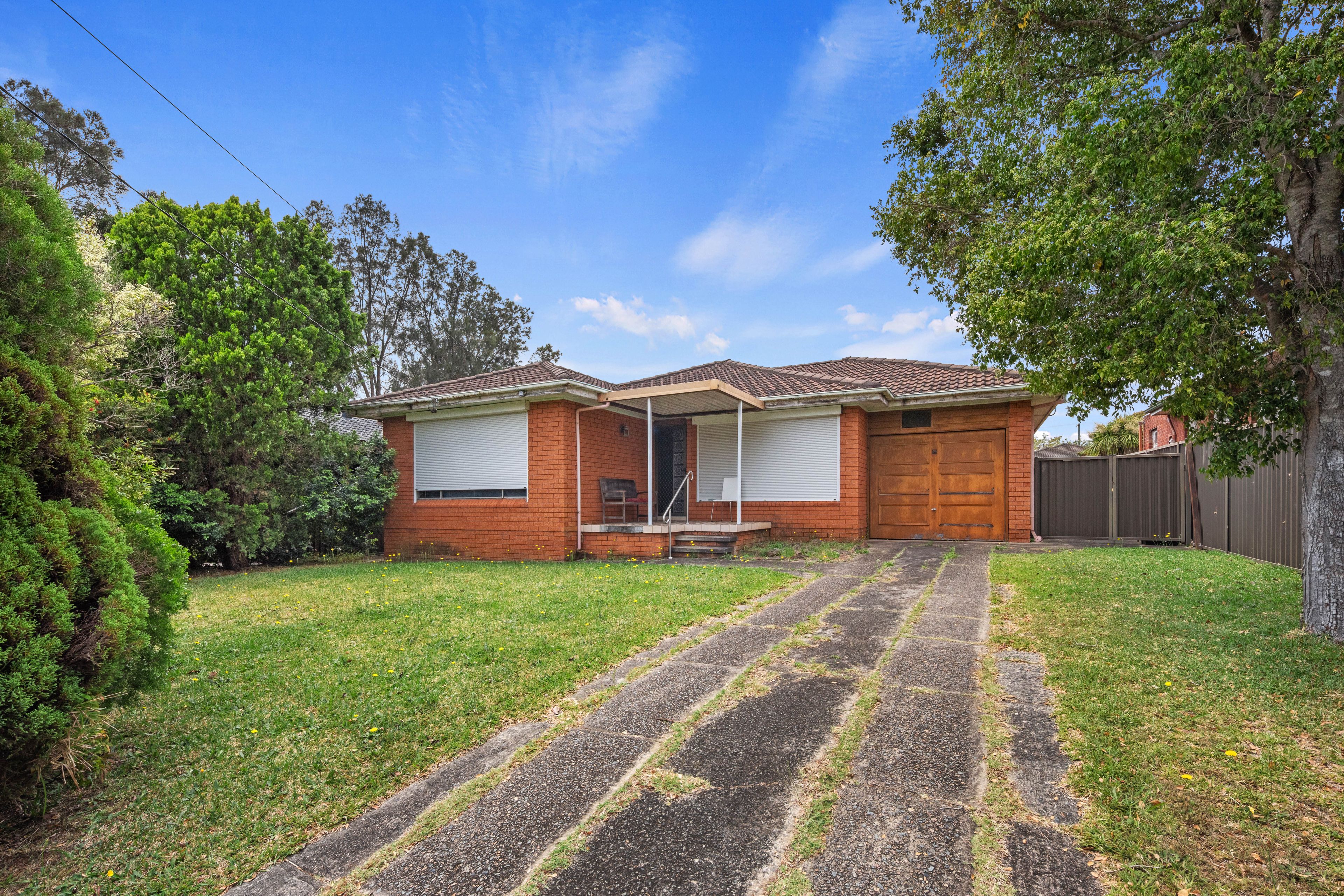 33 Apex Avenue , Picnic Point NSW 2213