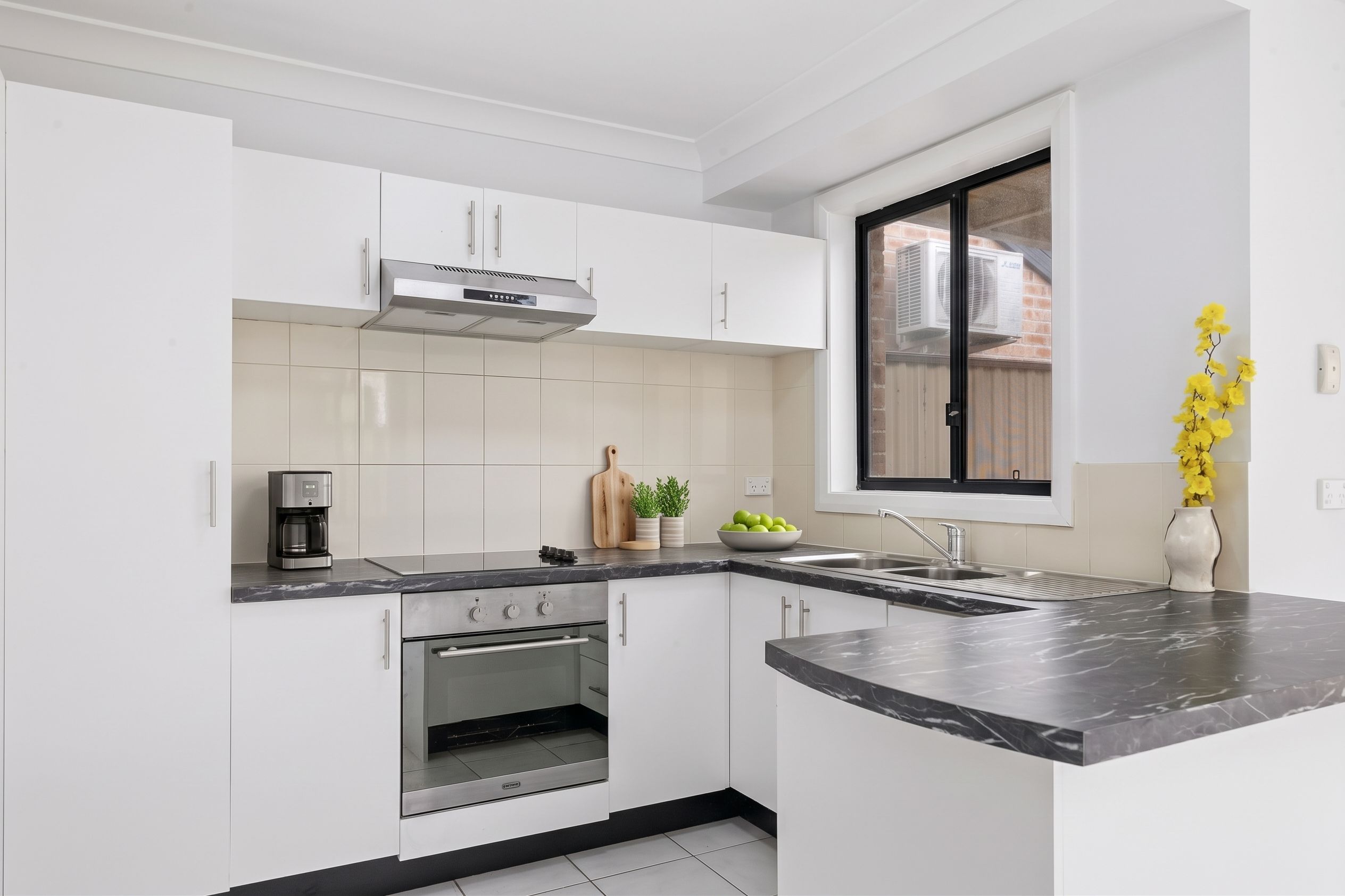 1/64 Prince Street — photo 6 of 15