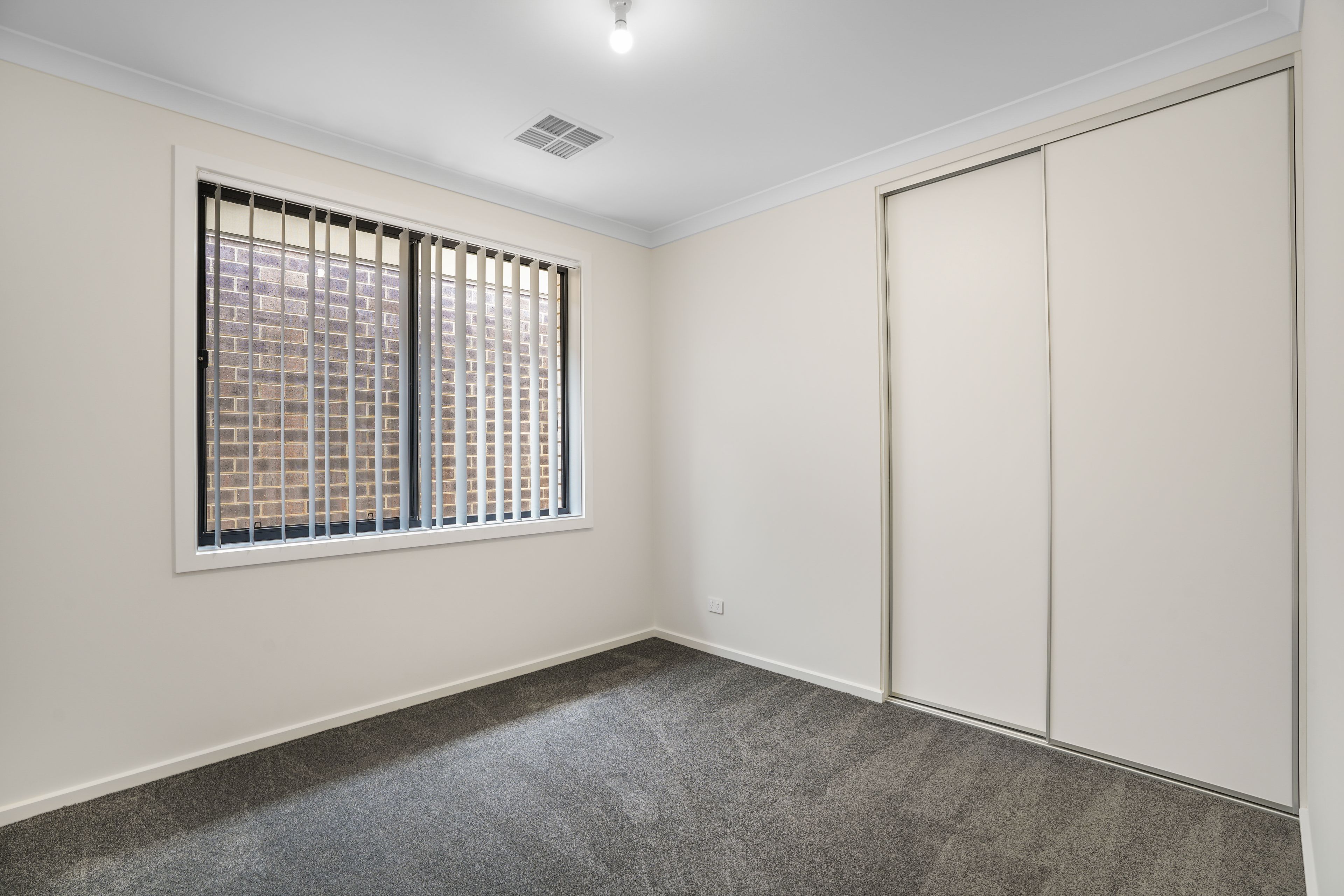 4/30 Knight Street — photo 7 of 10