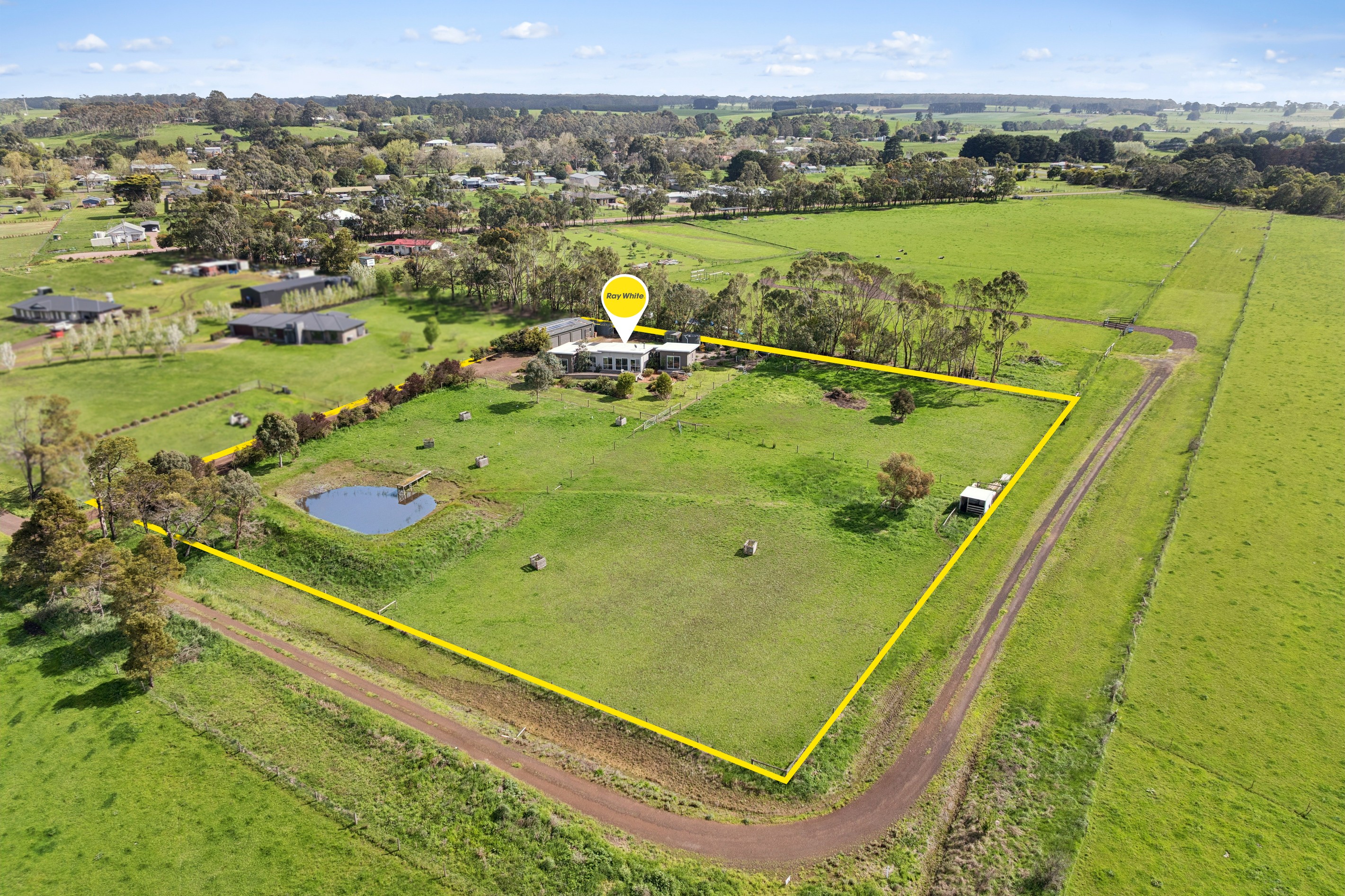 8 Bond Street, Cobden, VIC 3266