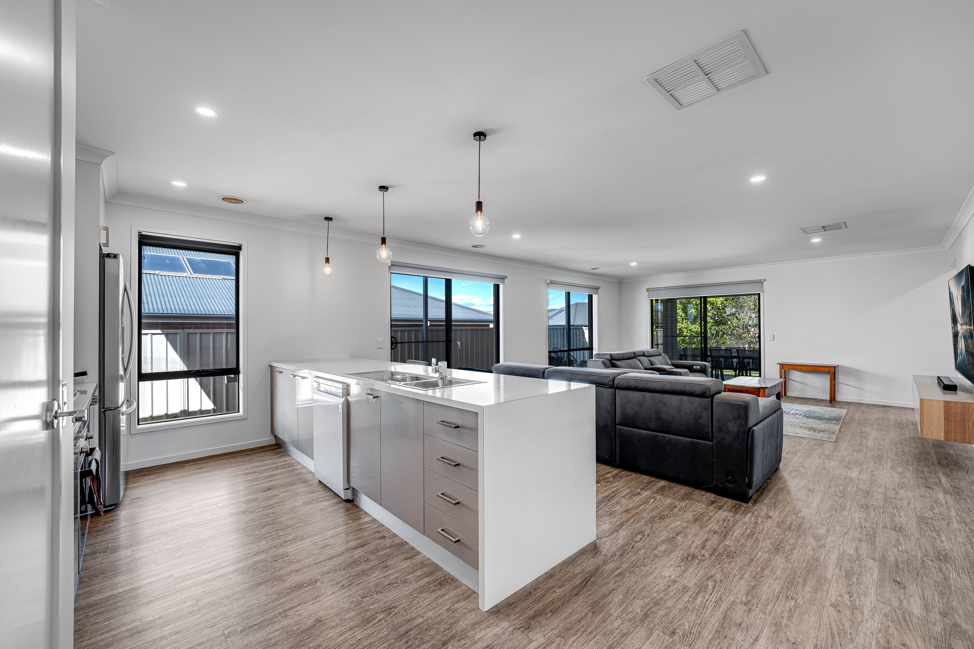 14 Murray Way — photo 4 of 30