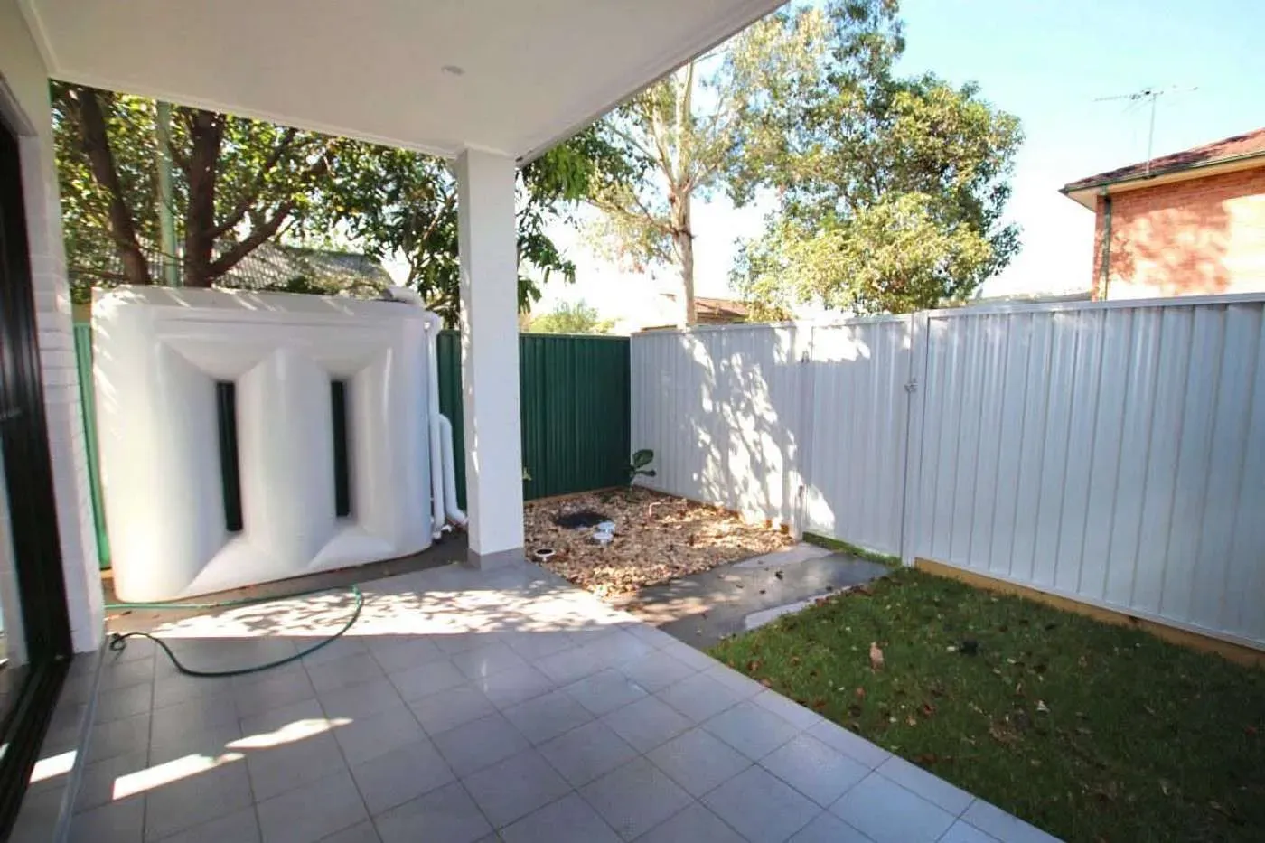 28 Acland Street — photo 10 of 10