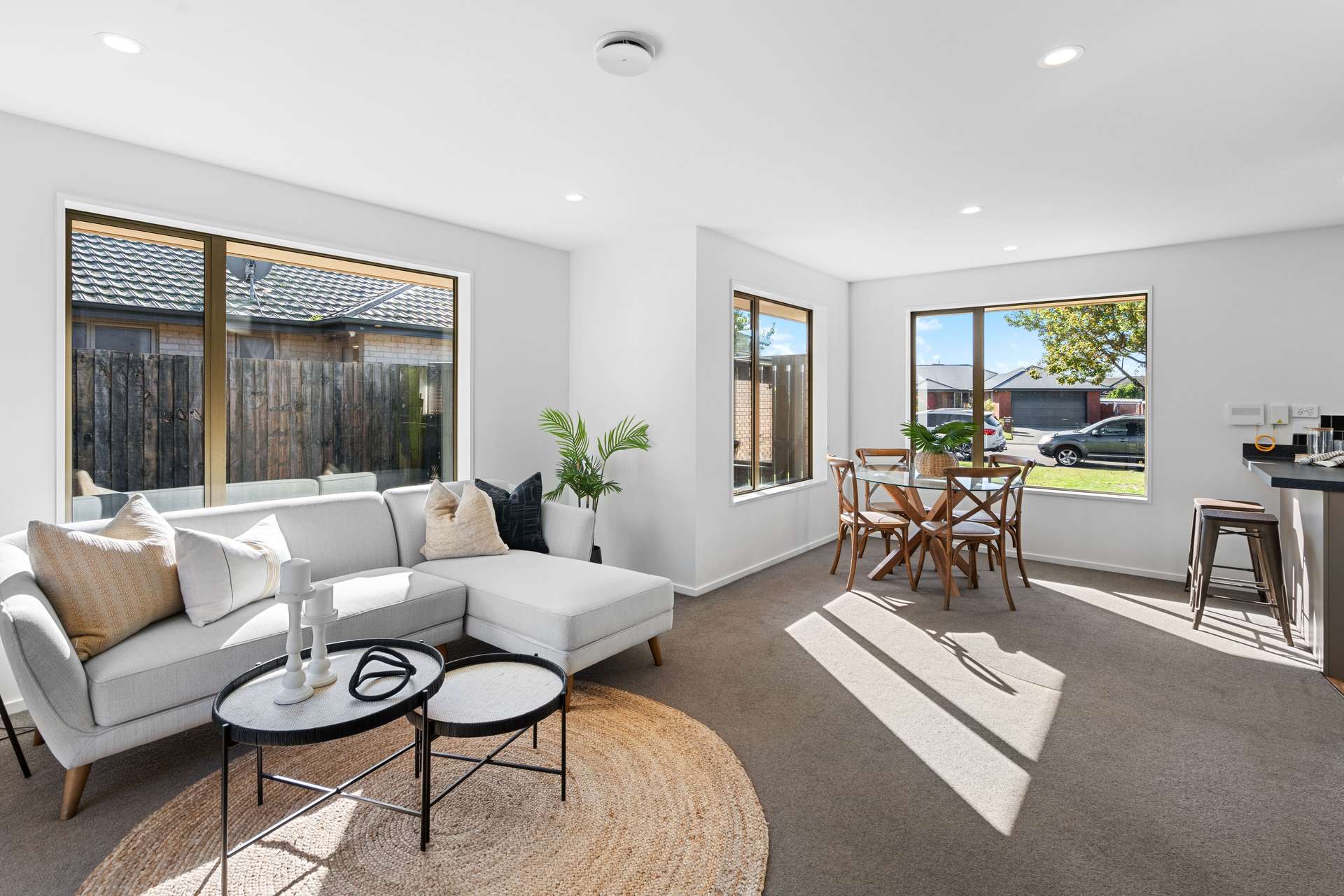 23 Overbury Crescent photo 3