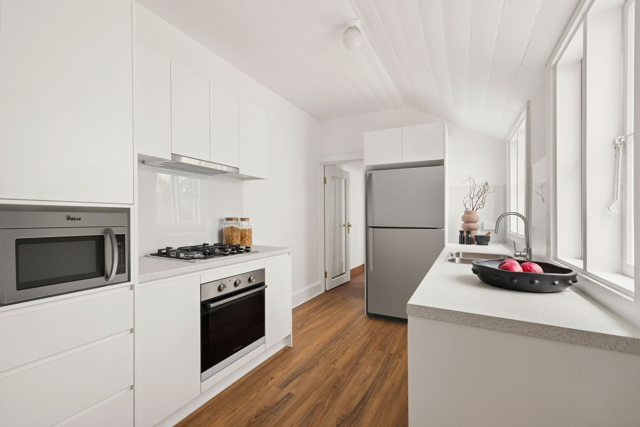 40 Wellington Street — photo 4 of 12