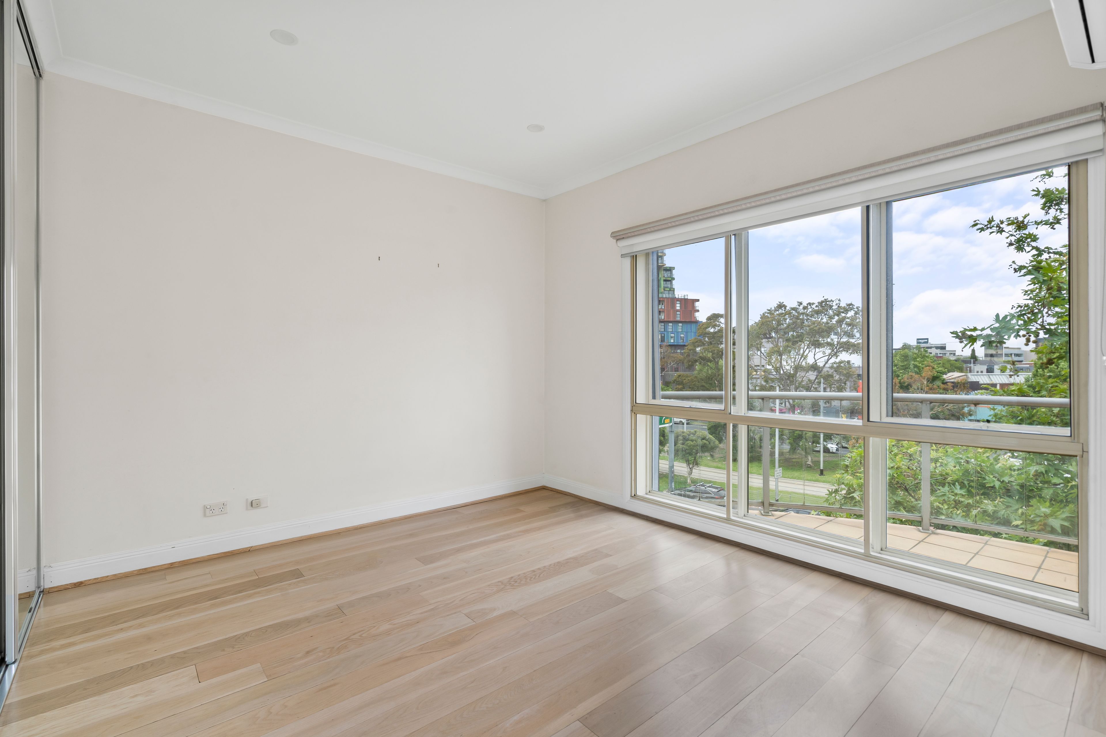 69/1A St Kilda Road — photo 5 of 9