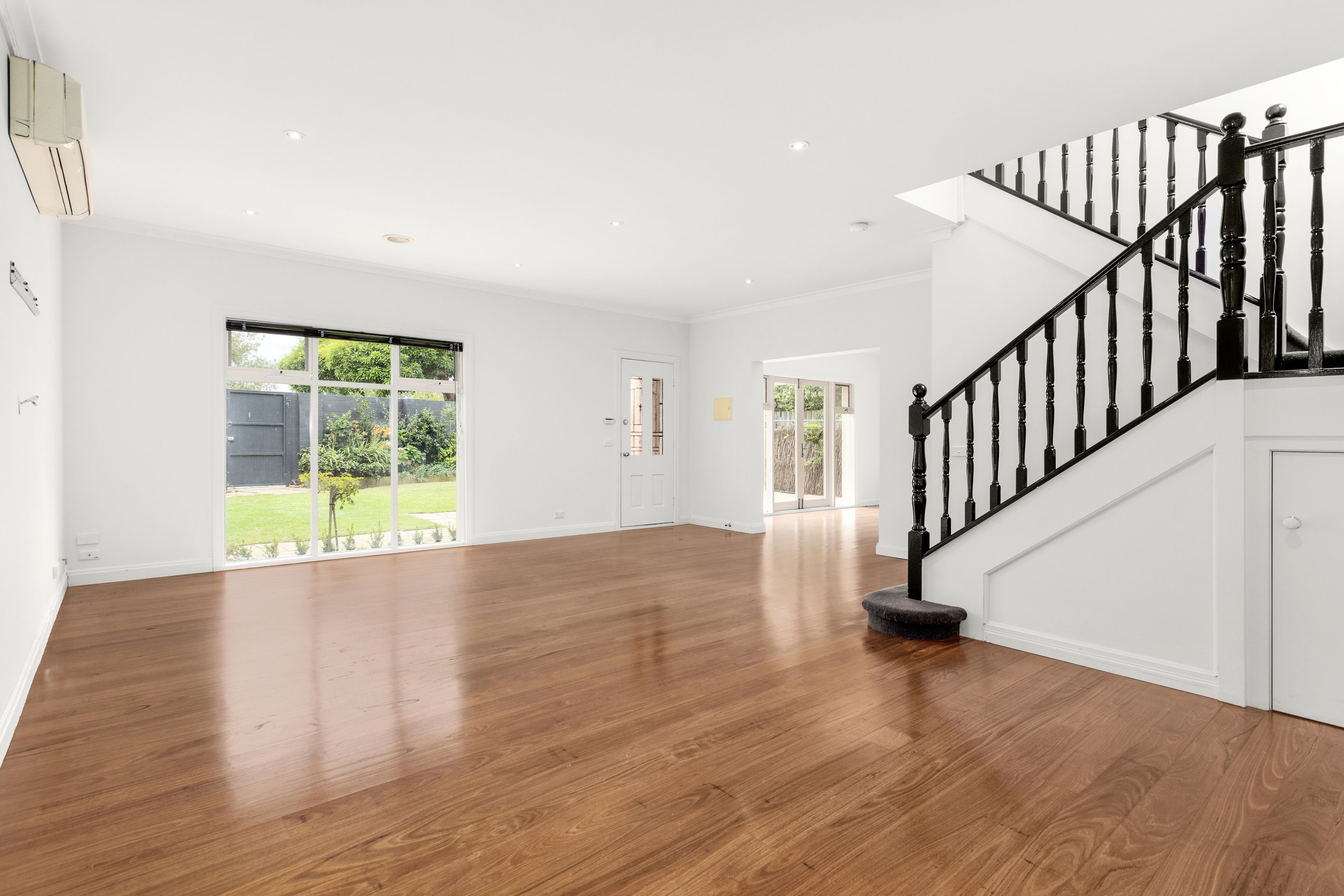 1/1172 - 1174 Dandenong Road — photo 4 of 6