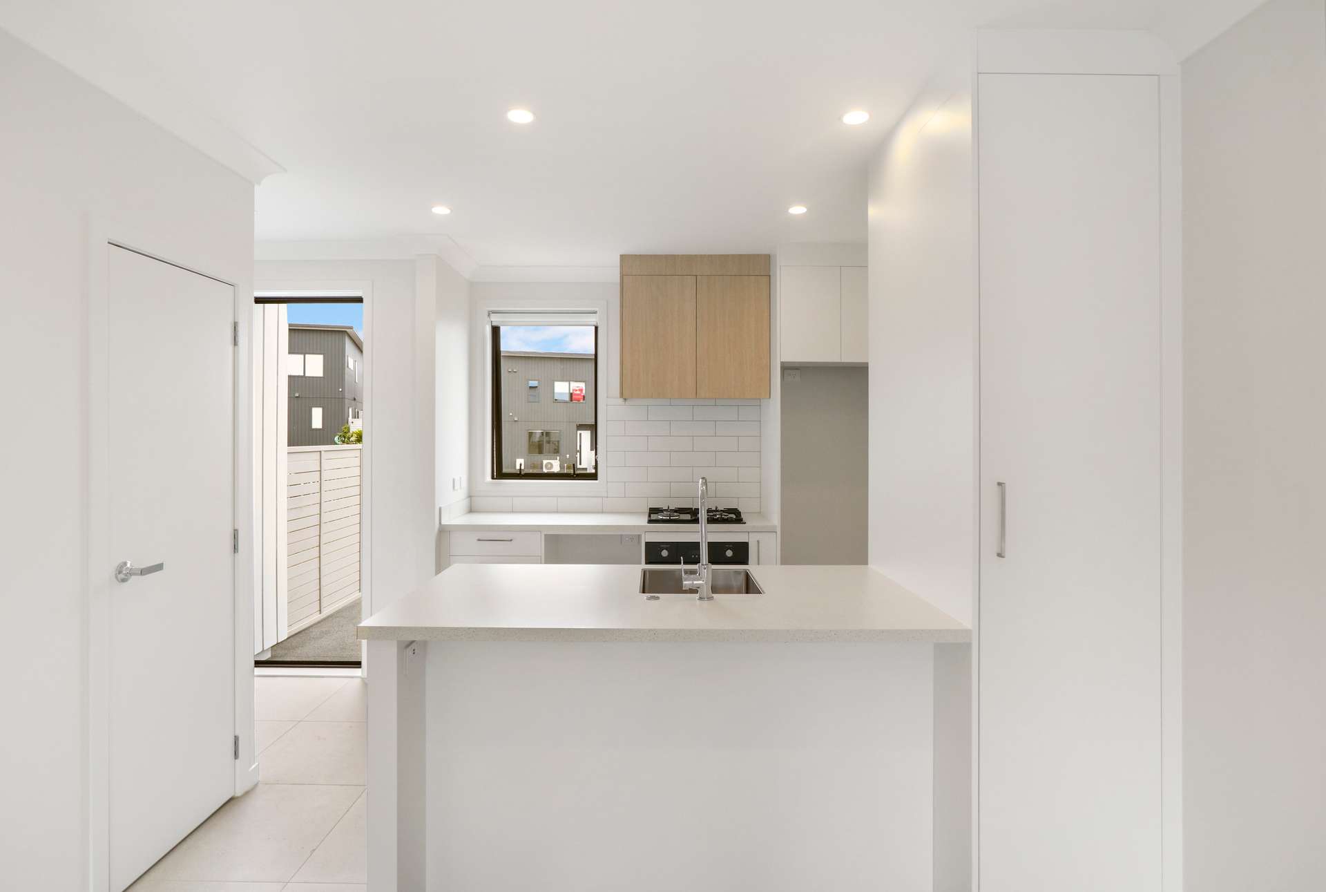 14 Nuku Place photo 2