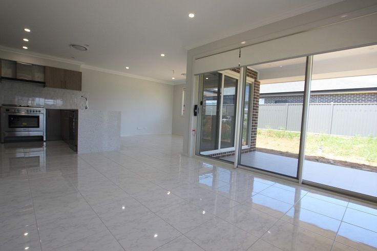 143 Village Circ, Gregory Hills, NSW 2557