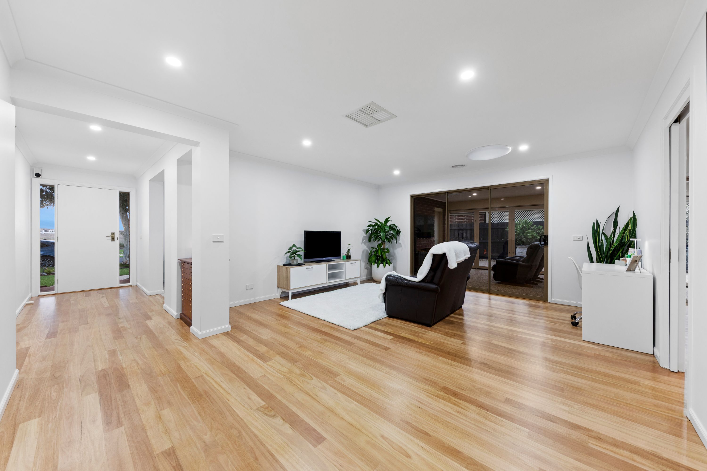 198 Paterson Drive — photo 15 of 30