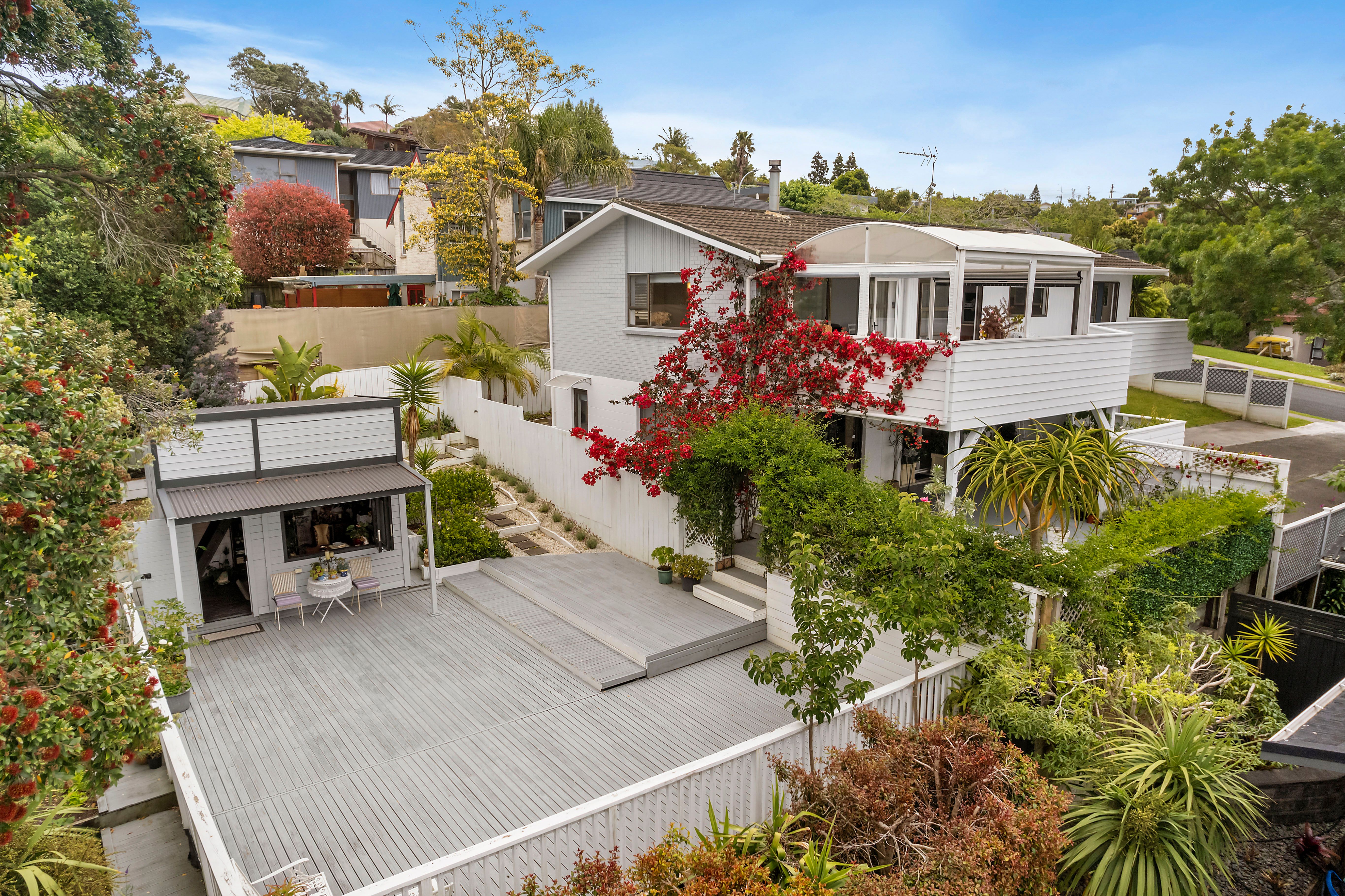 6 Valdese Rise, Browns Bay, North Shore City