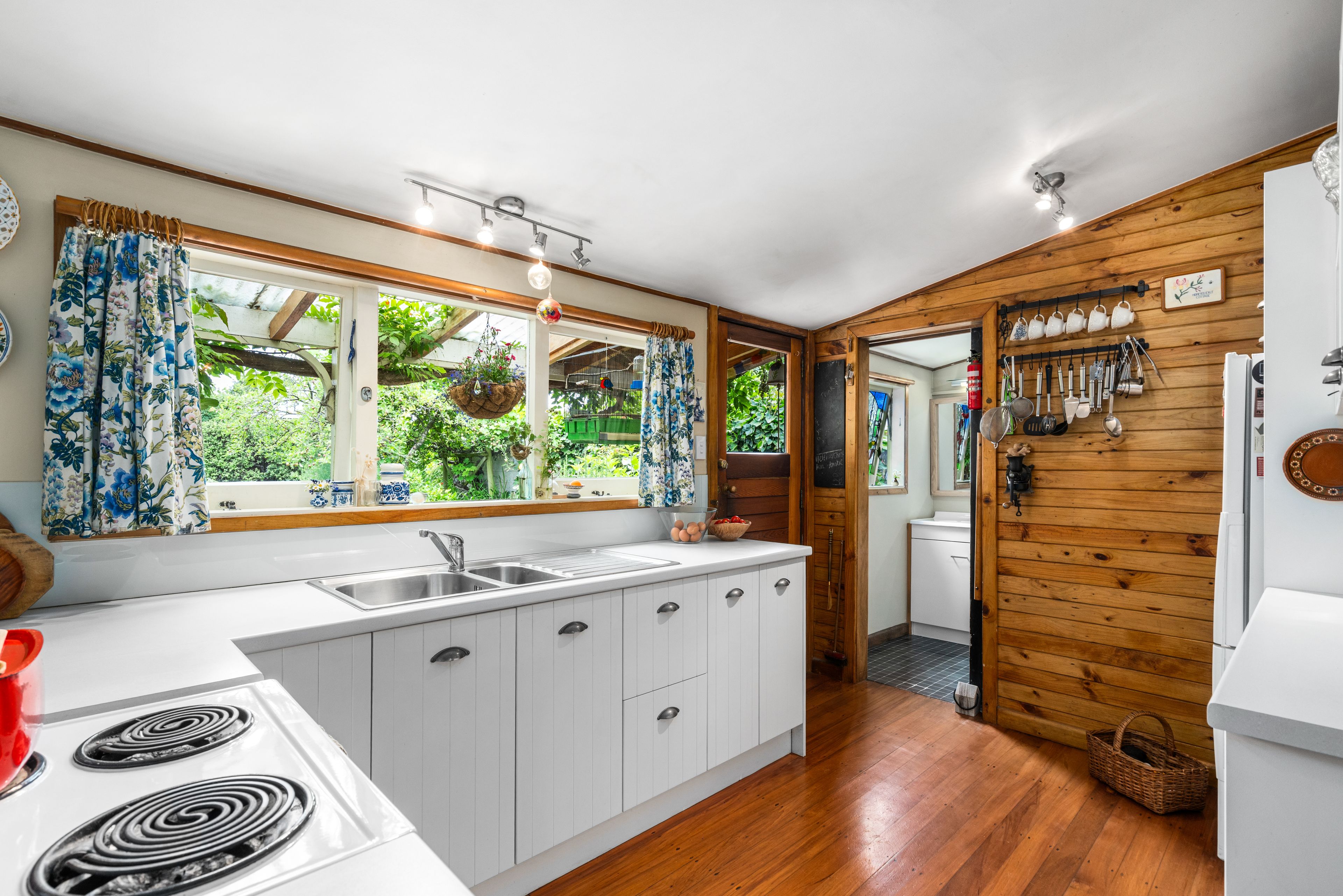 16 Laing Crescent, Heathcote Valley, Christchurch City