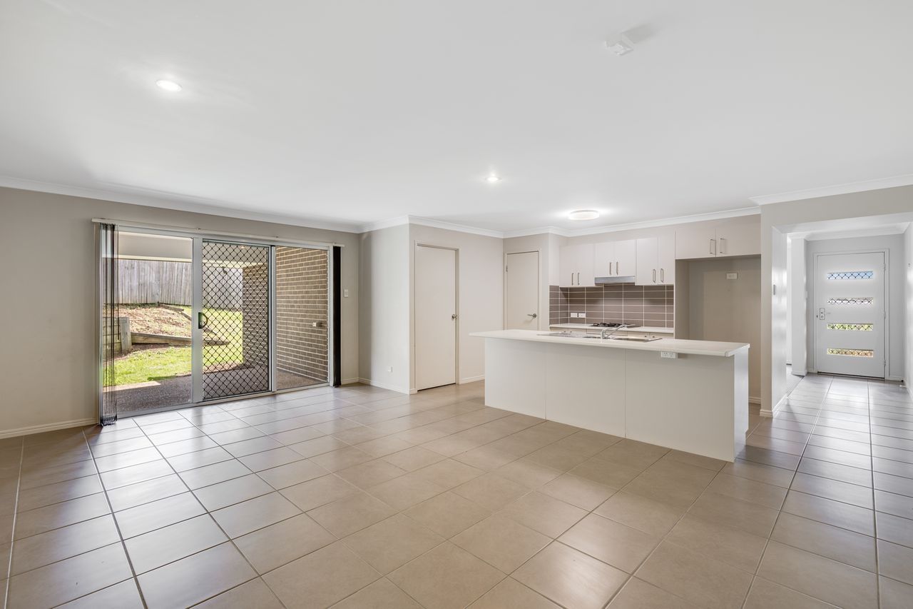 1 Madeleine Court, Glenvale, QLD 4350