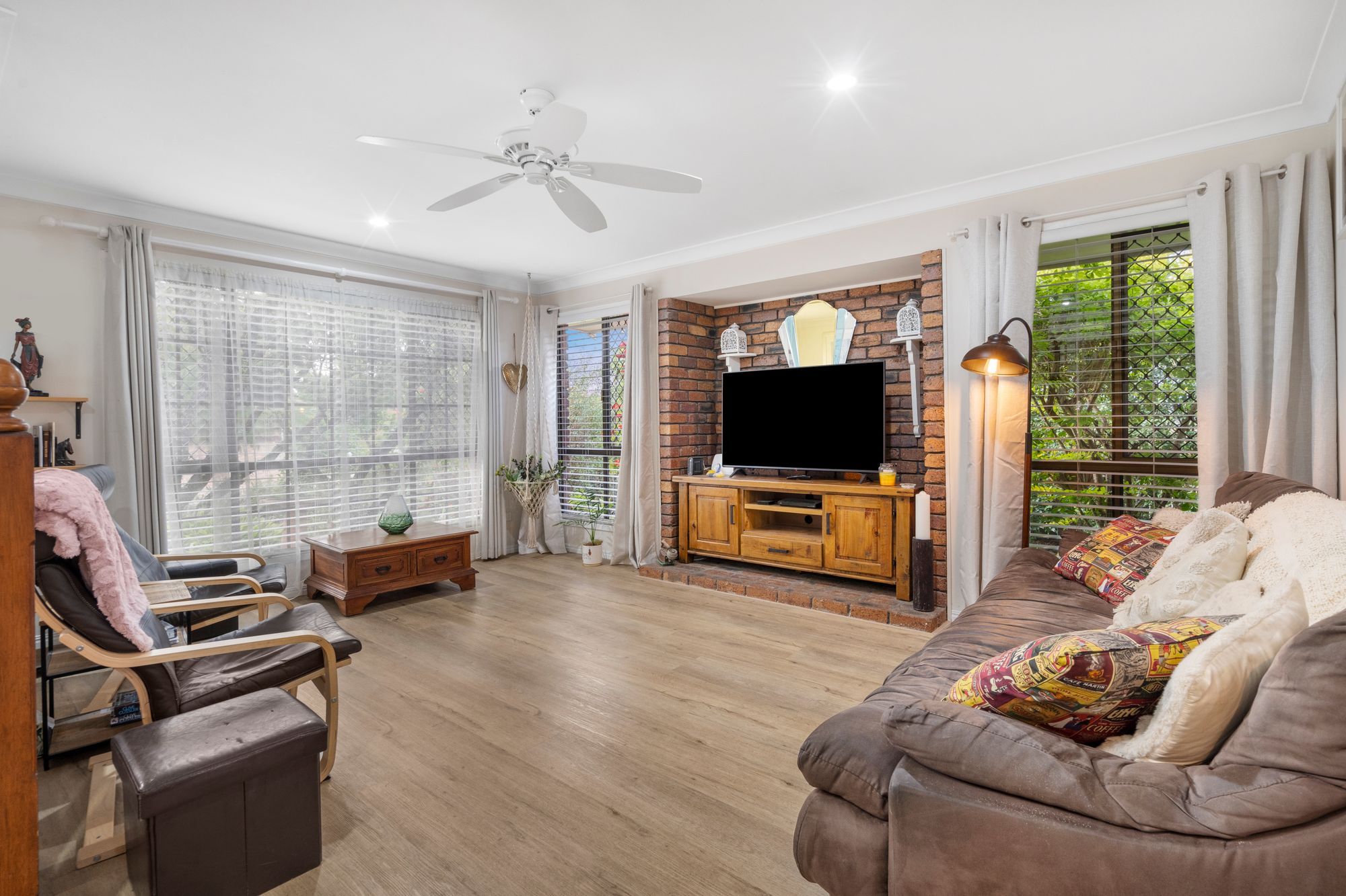 5 Hill Park Crescent, Rochedale South, QLD 4123