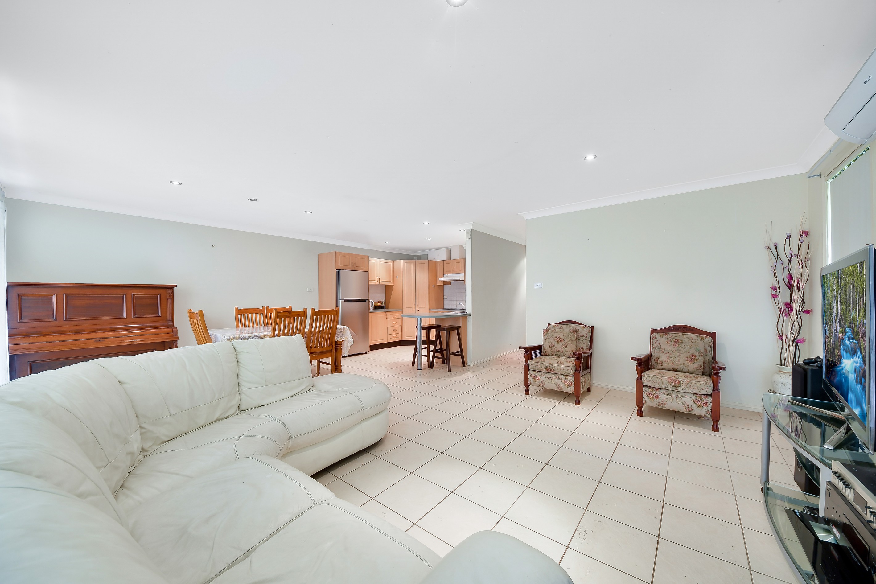 82 Helicia Road, Macquarie Fields, NSW 2564