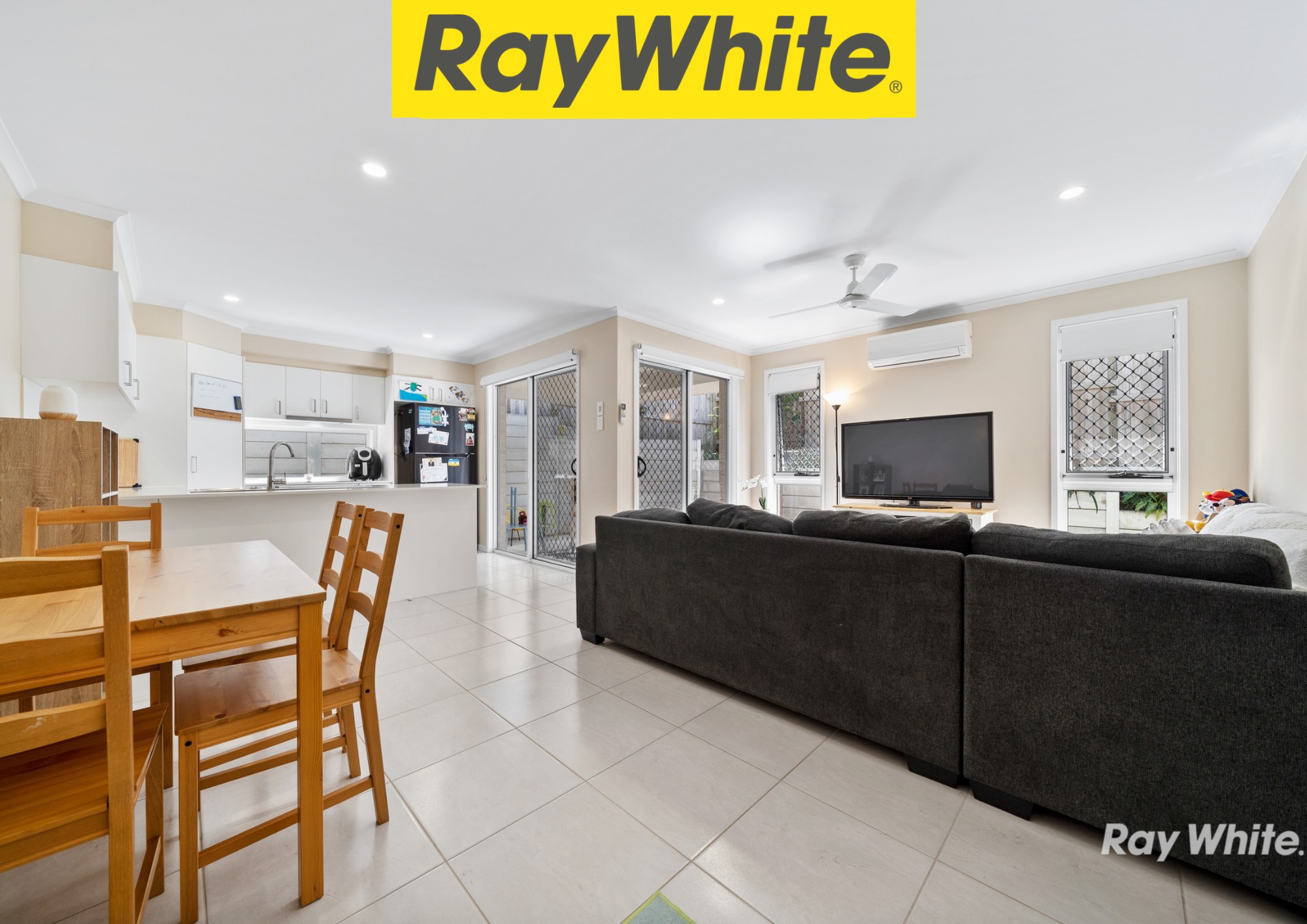 1/15 Bimbadeen Drive, Loganholme, QLD 4129