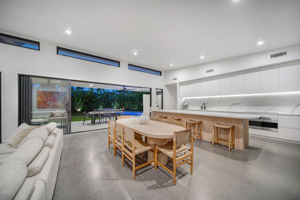 47 Parkway Drive , Mooloolaba QLD 4557