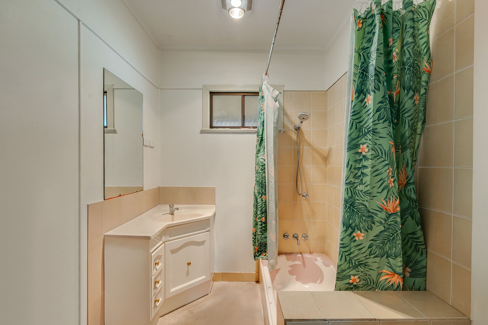 16 Challenor Street — photo 7 of 12