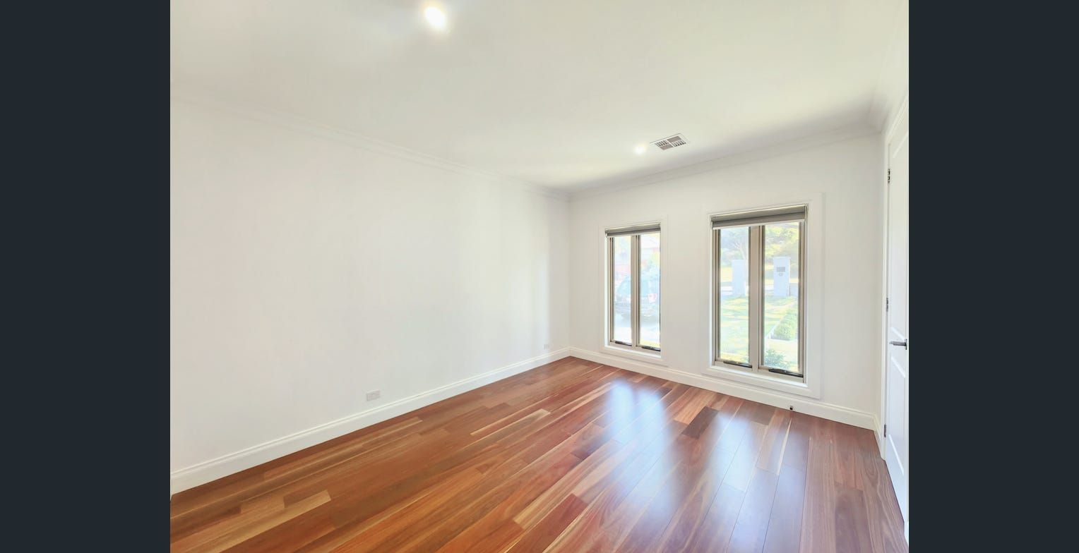 21 Reading Avenue — photo 7 of 14