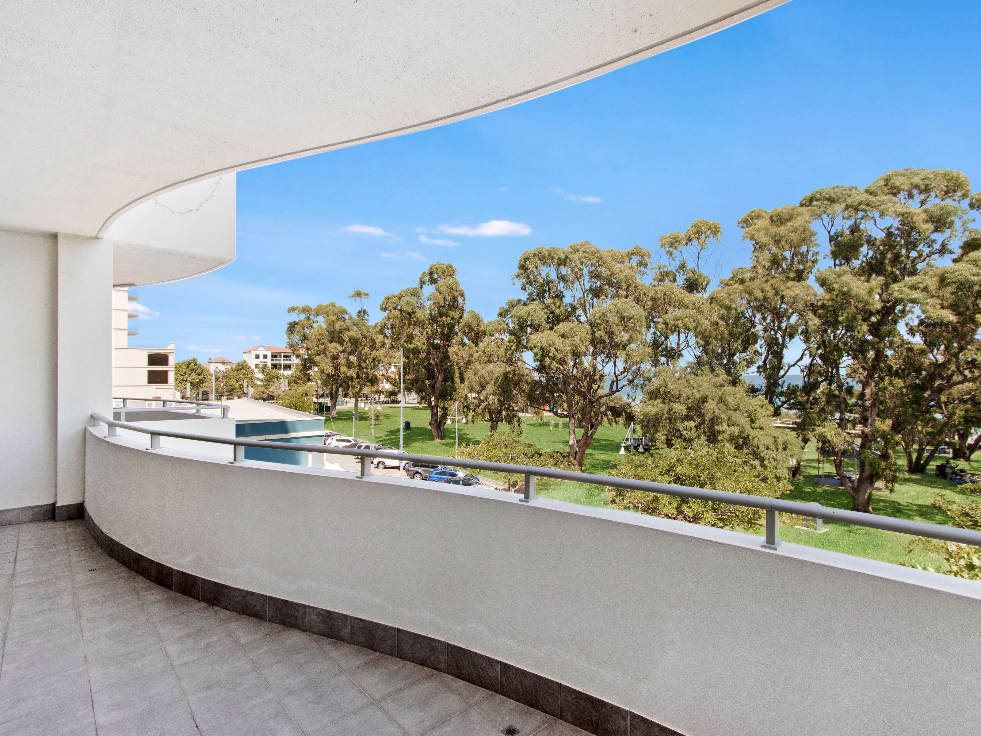 10/17 Rockingham Beach Road, Rockingham, WA 6168