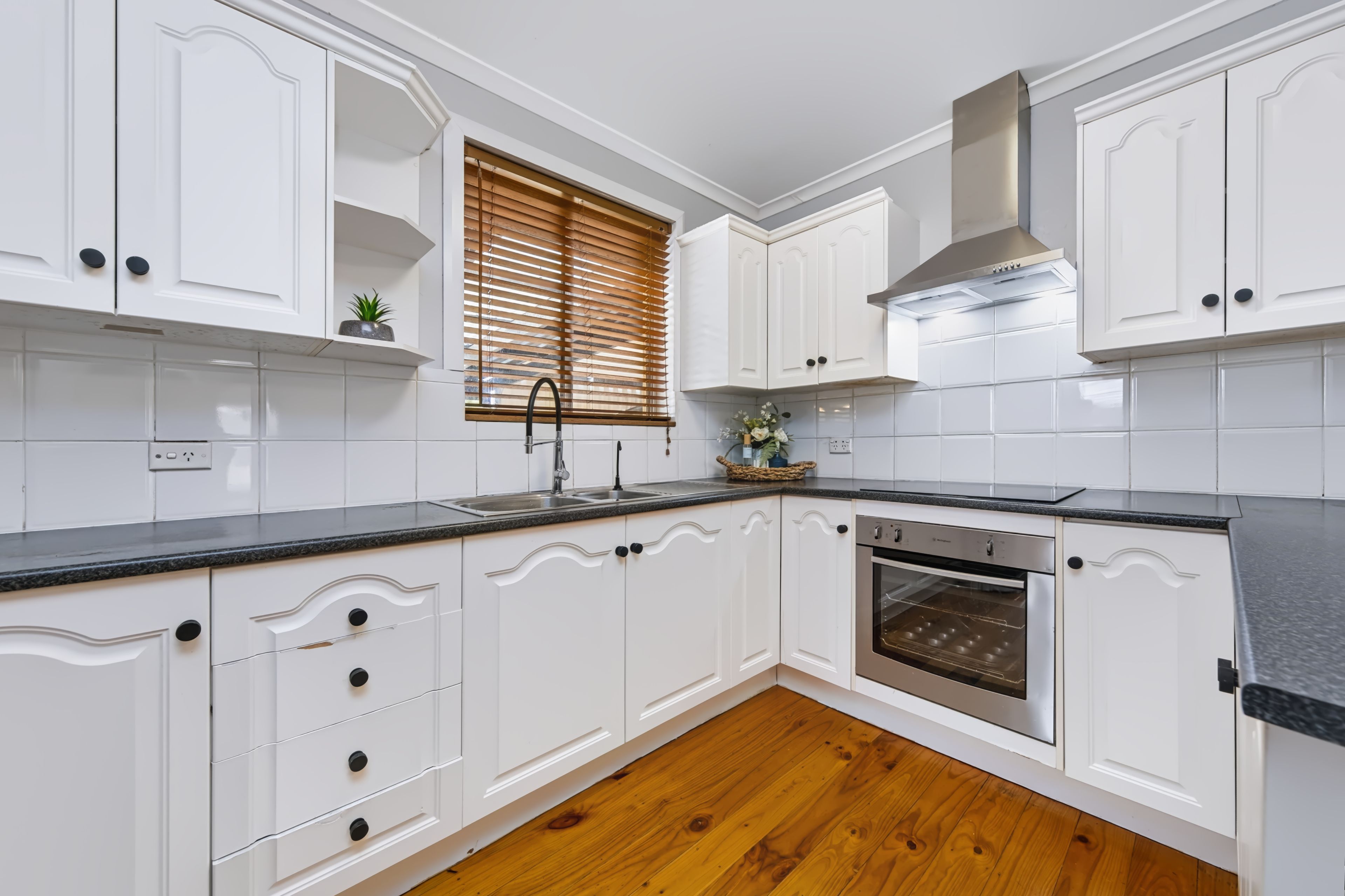27 Stratton Road — photo 4 of 17
