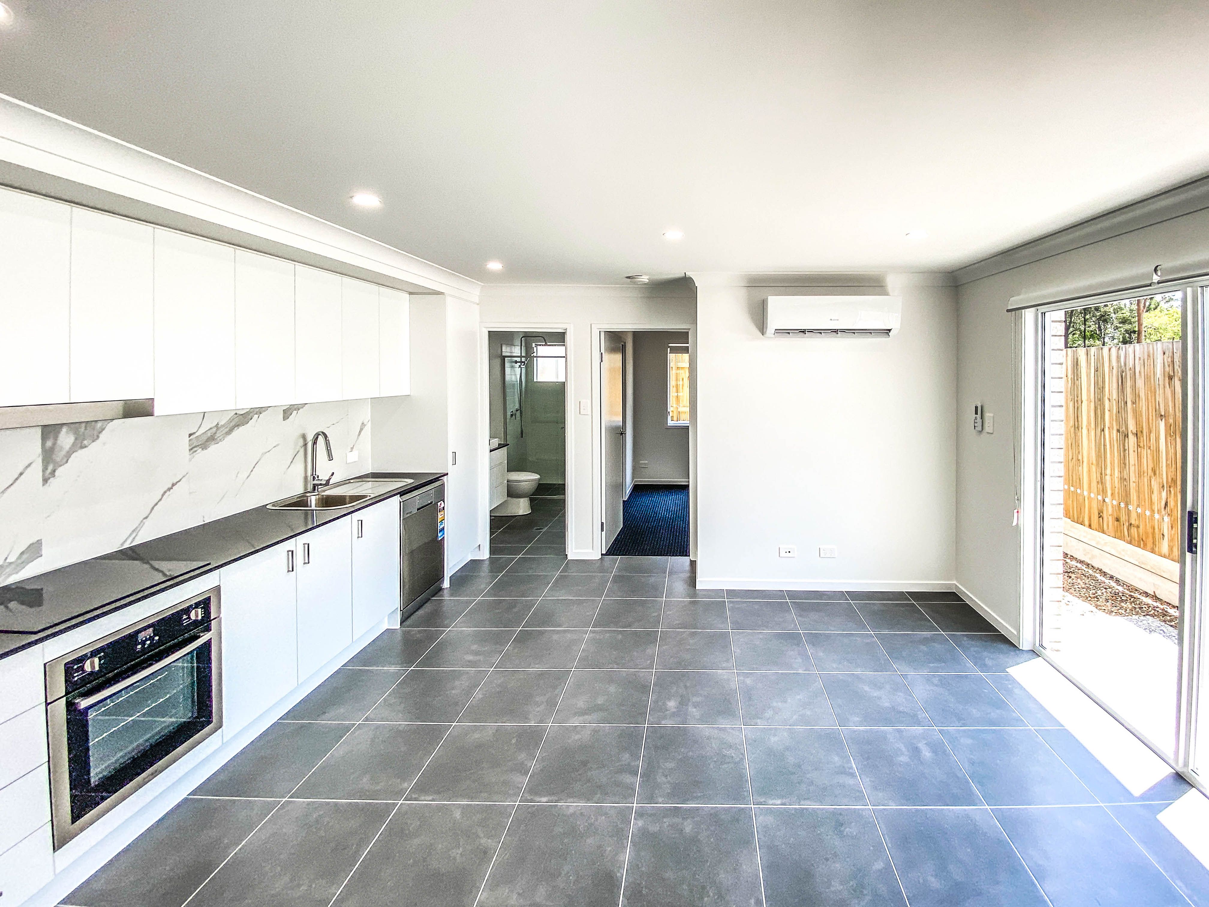 2/25 Radcliffe Court, Bellbird Park, QLD 4300