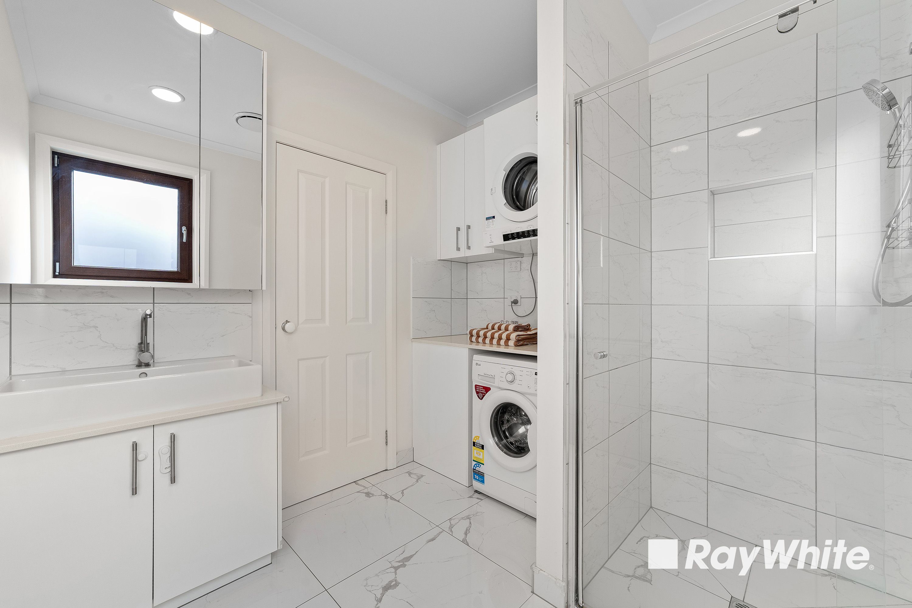 9 Helen Court — photo 15 of 23