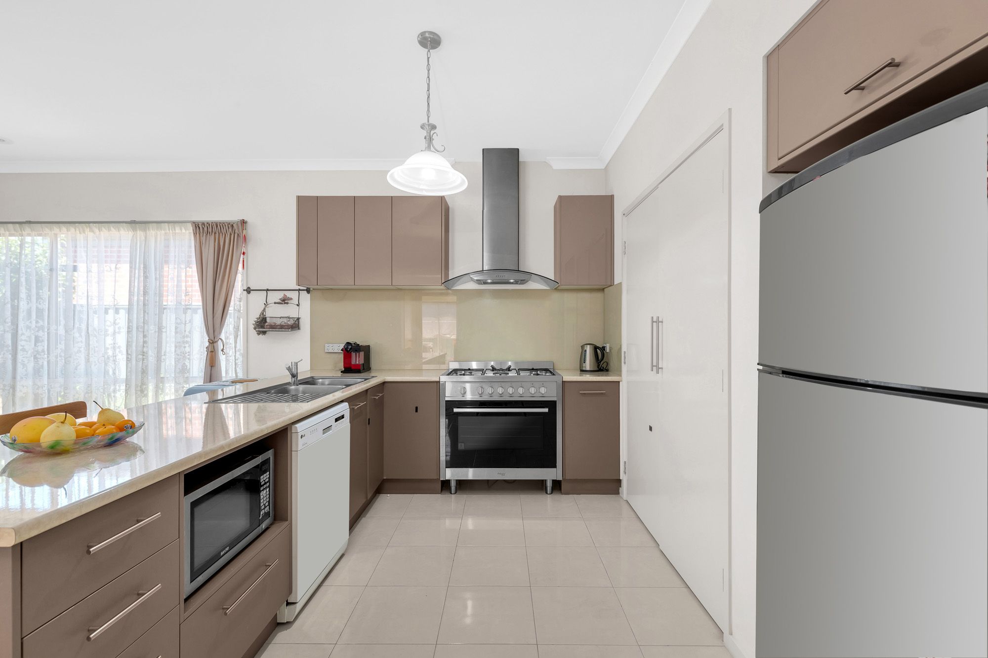 6 Creekside Boulevard, Manor Lakes, VIC 3024