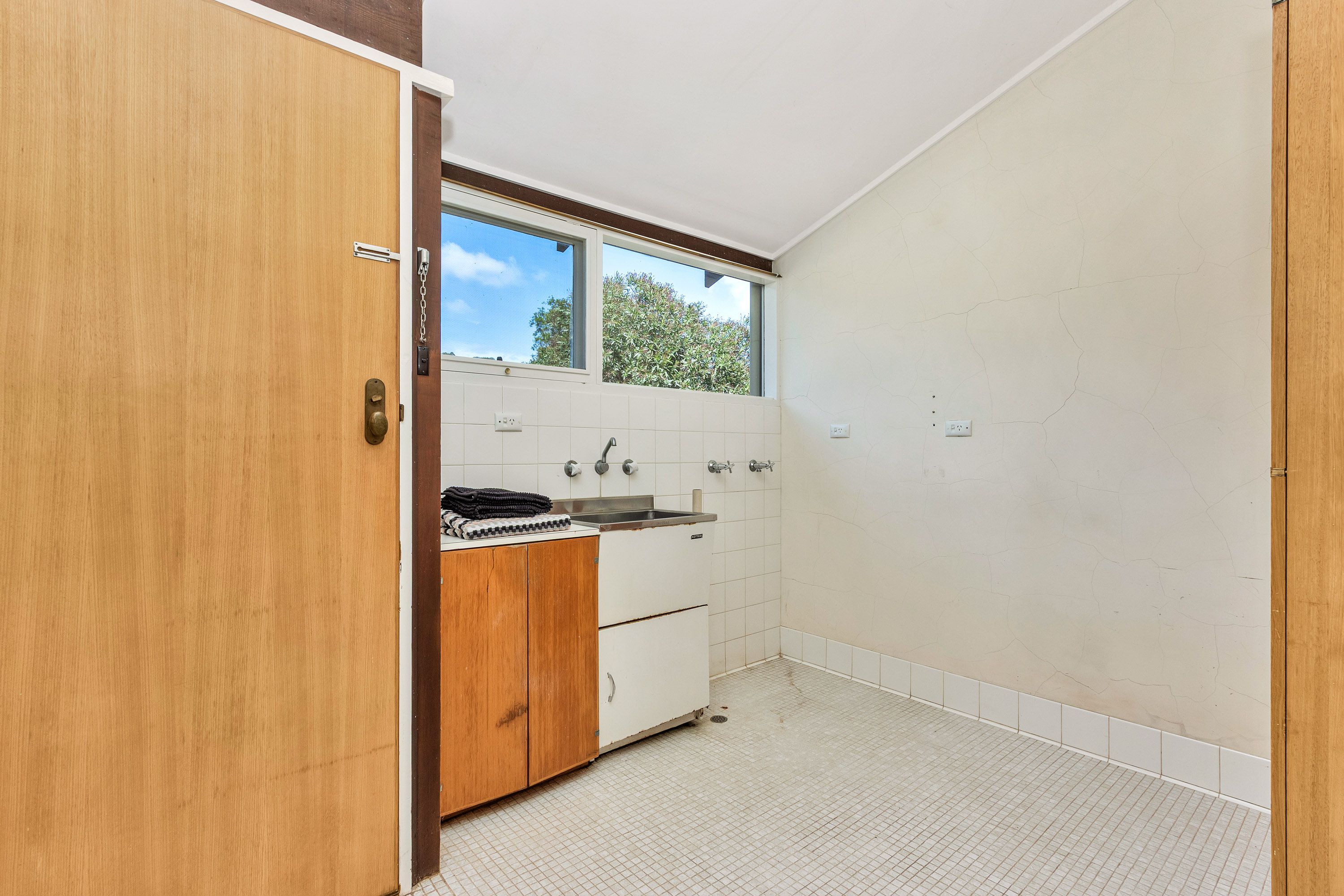 111 Greenock Road — photo 15 of 26
